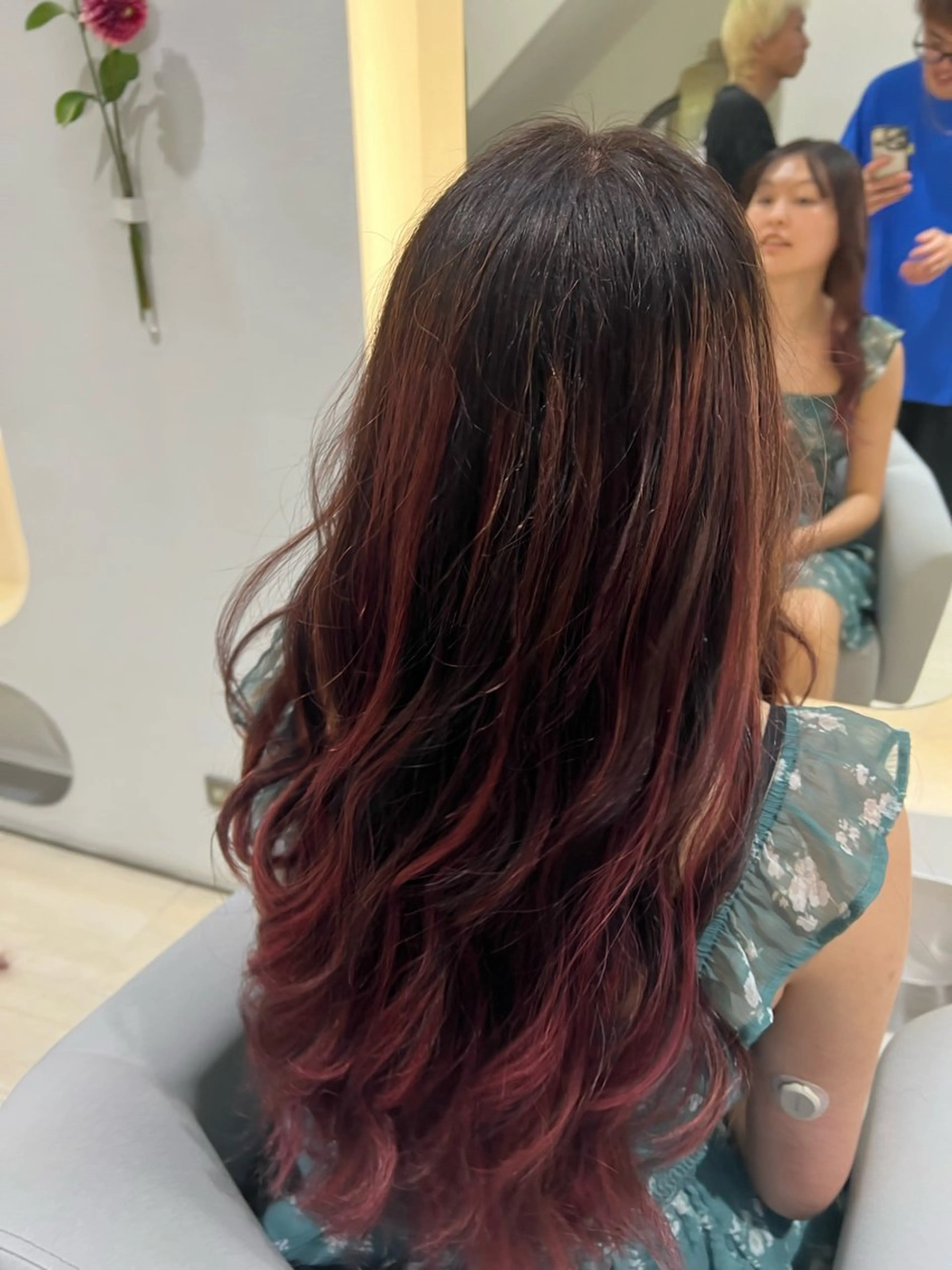 ロング カラー ヘアカラー トリートメント 堀井 凌平のヘアスタイル