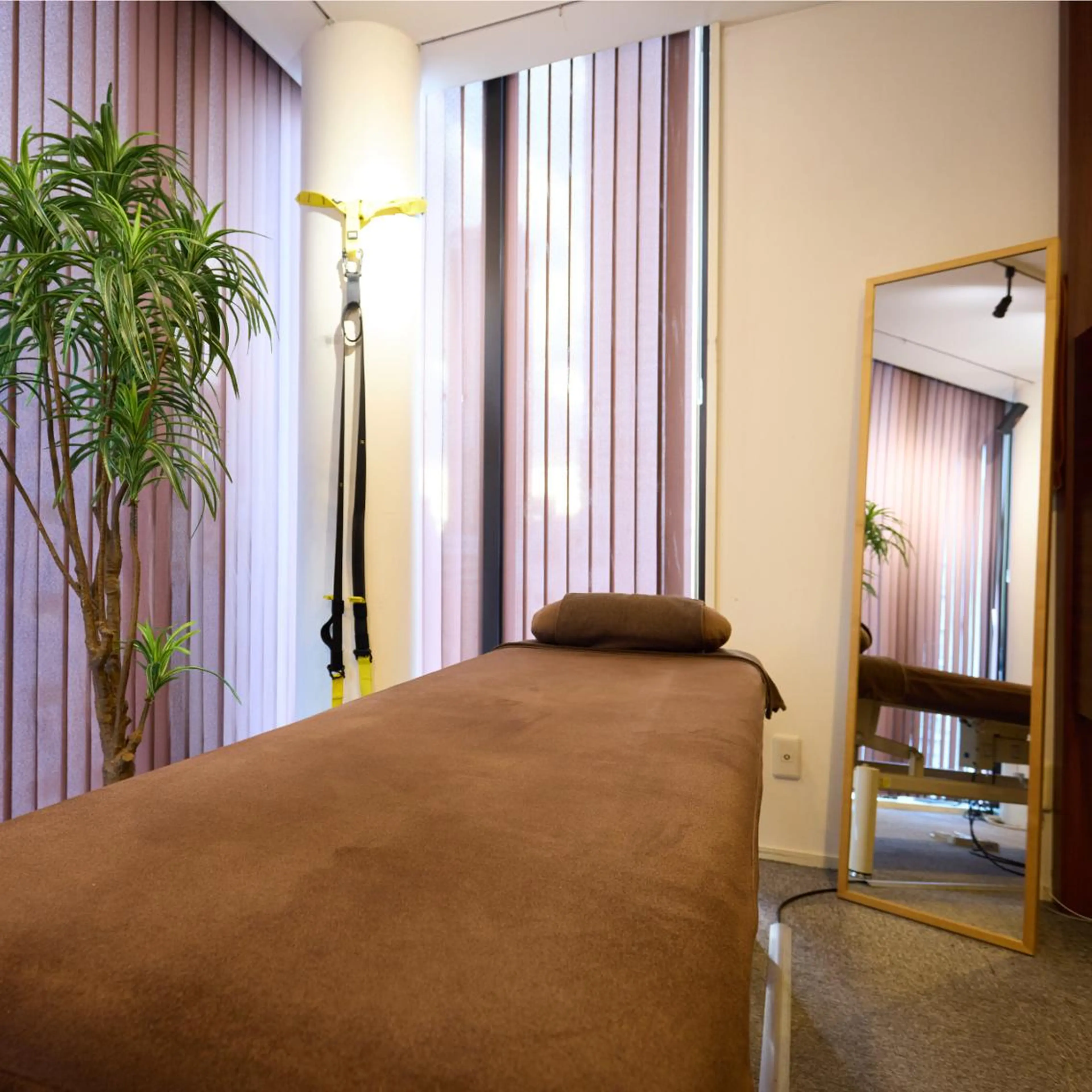 小顔矯正/姿勢矯正 美容整体師　野口杏太のエステ・リラクイメージ