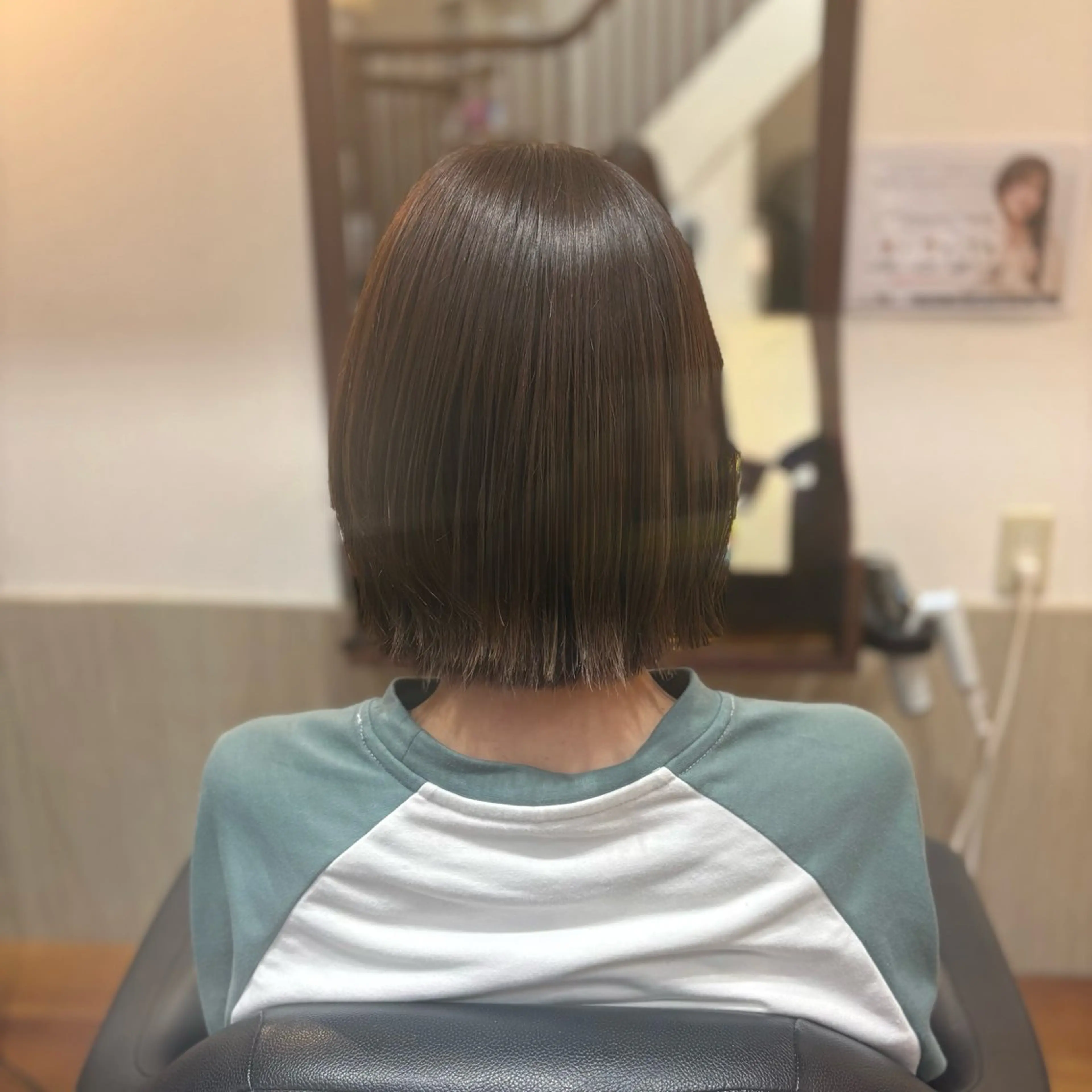 ショート ボブ くびれヘア MOLLASALON 浅香山店所属・髪質改善カラー 縮毛矯正🤍辻桃加のヘアスタイル