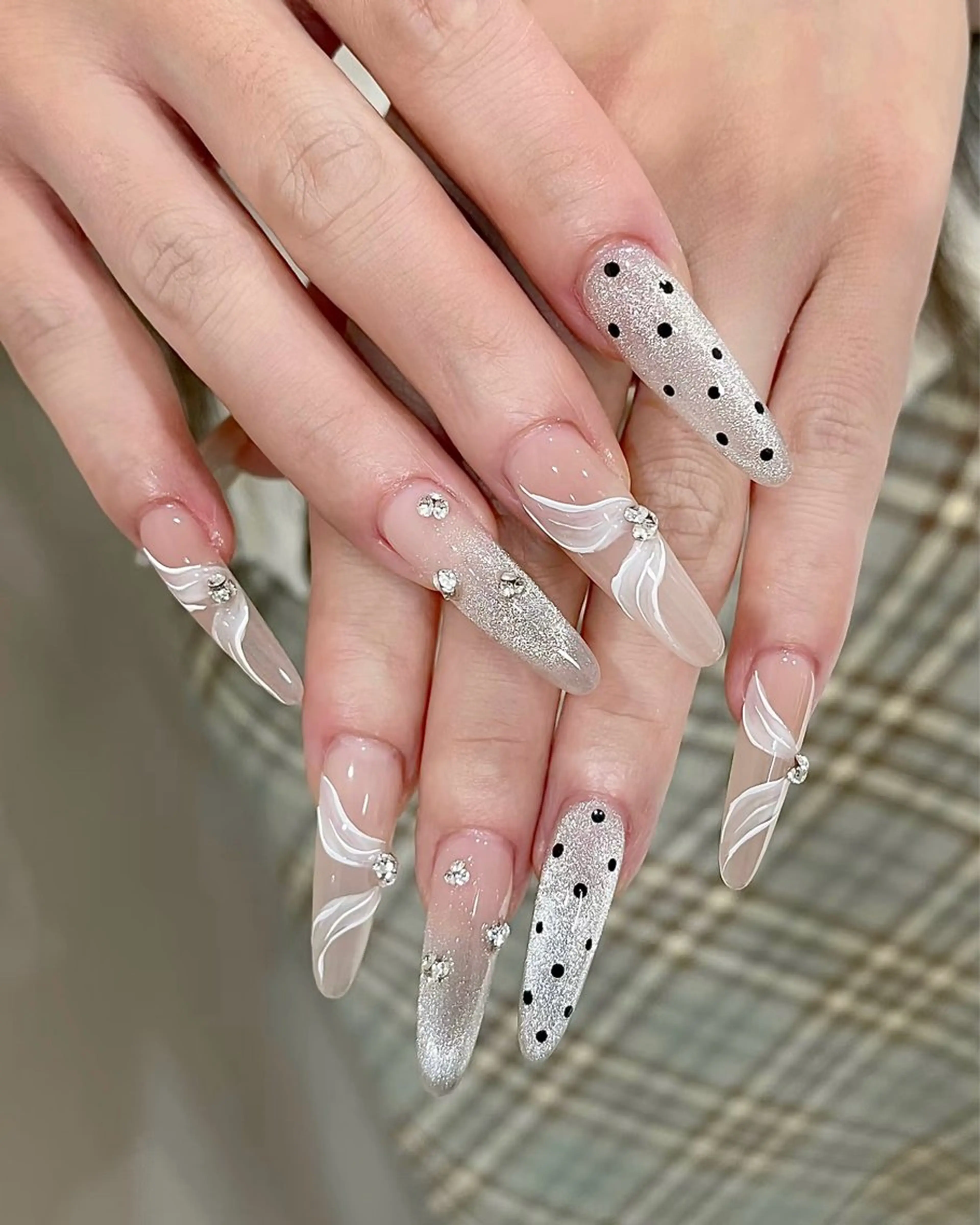 ネイル オーロラネイル 長さ出し フットネイル ジェルネイル キラキラネイル ハンドネイル インフィニティ ネイルサロンのネイルデザイン