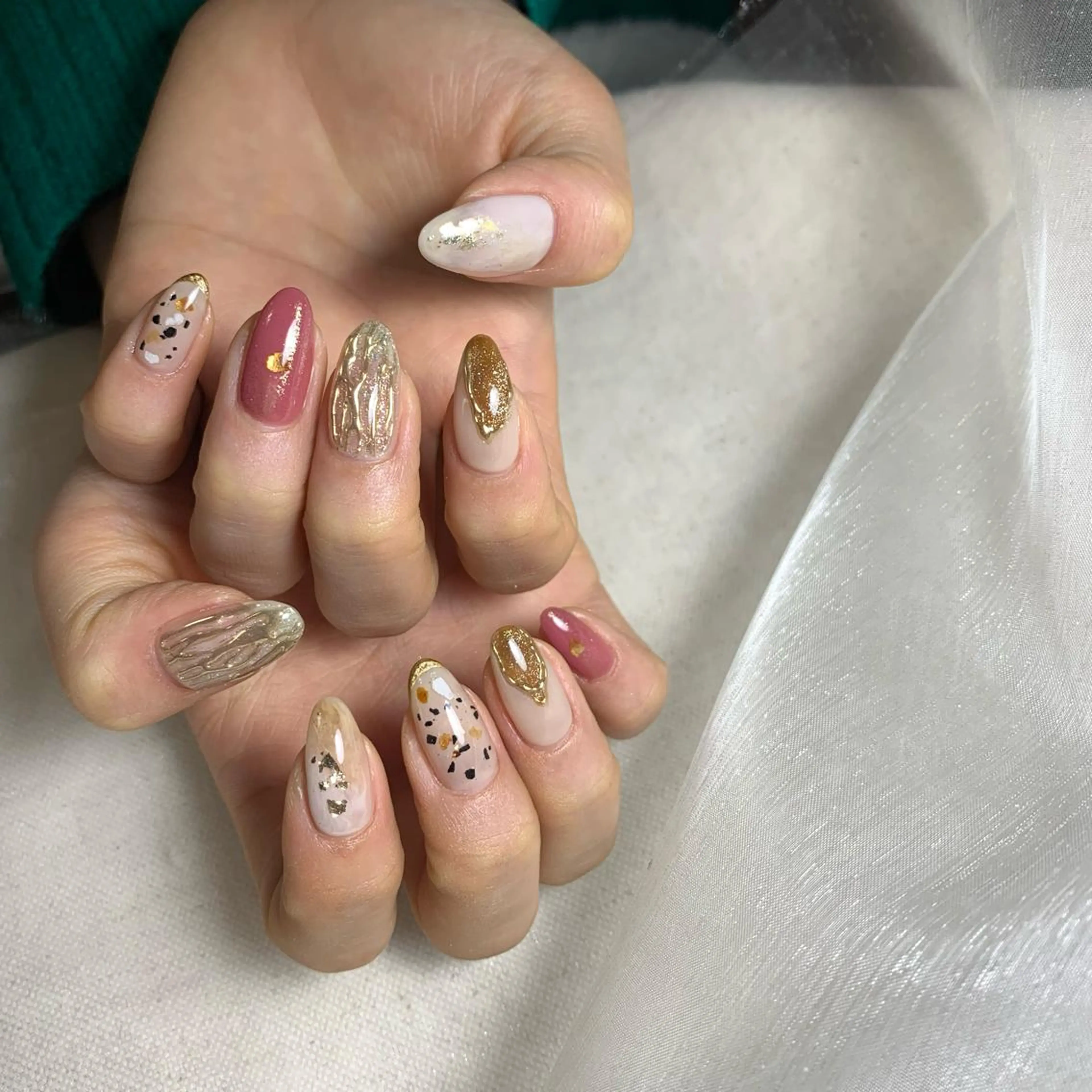 ネイル ハンドネイル repos~ルポ~所属・里見 麗のネイルデザイン