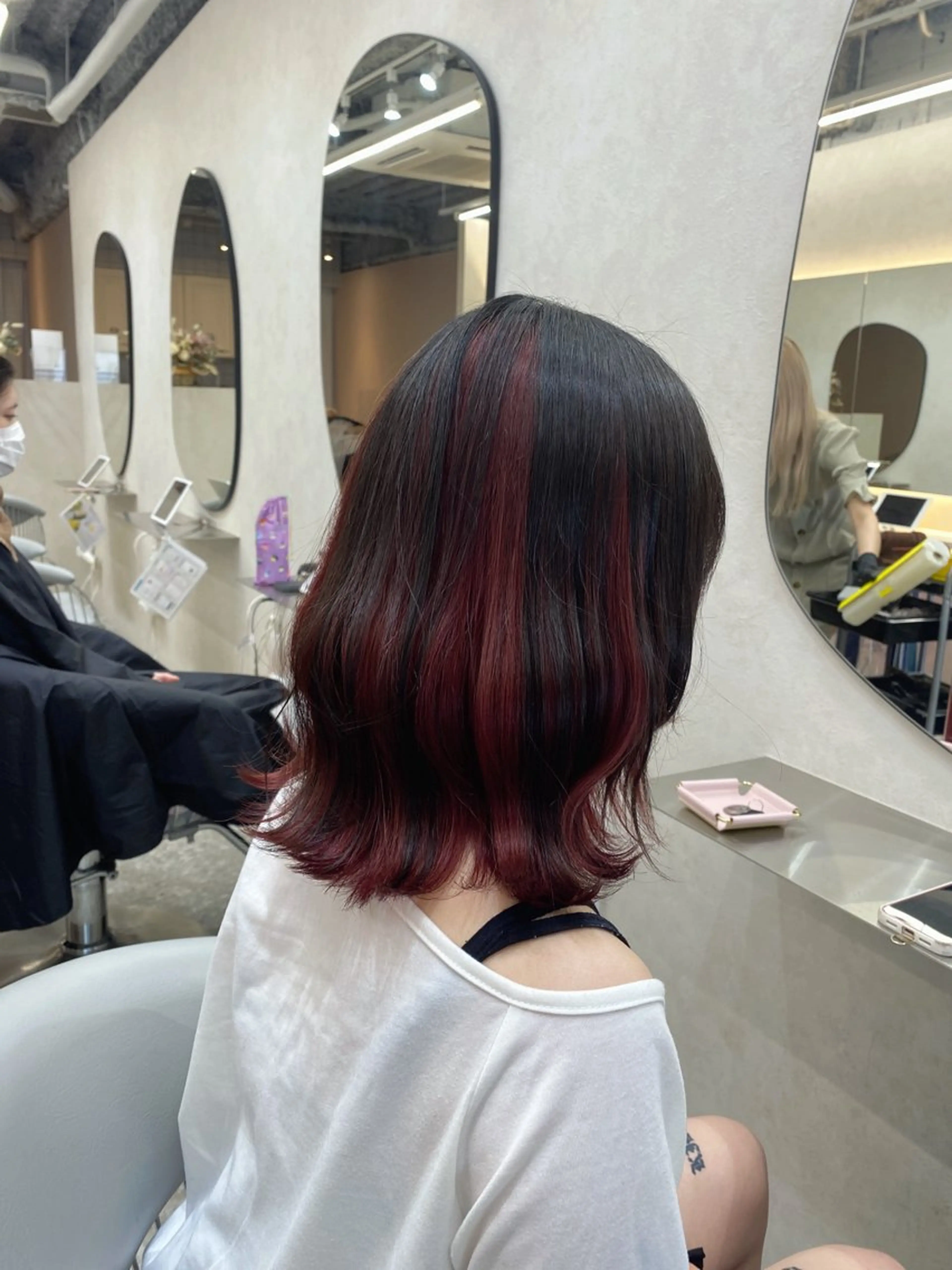 ロング カラー ヘアアレンジ 成人式 シールエクステ ブリーチ ダブルカラー イヤリングカラー カット ヘアカラー トリートメント なな 顔周りカット /シールエクステのヘアスタイル