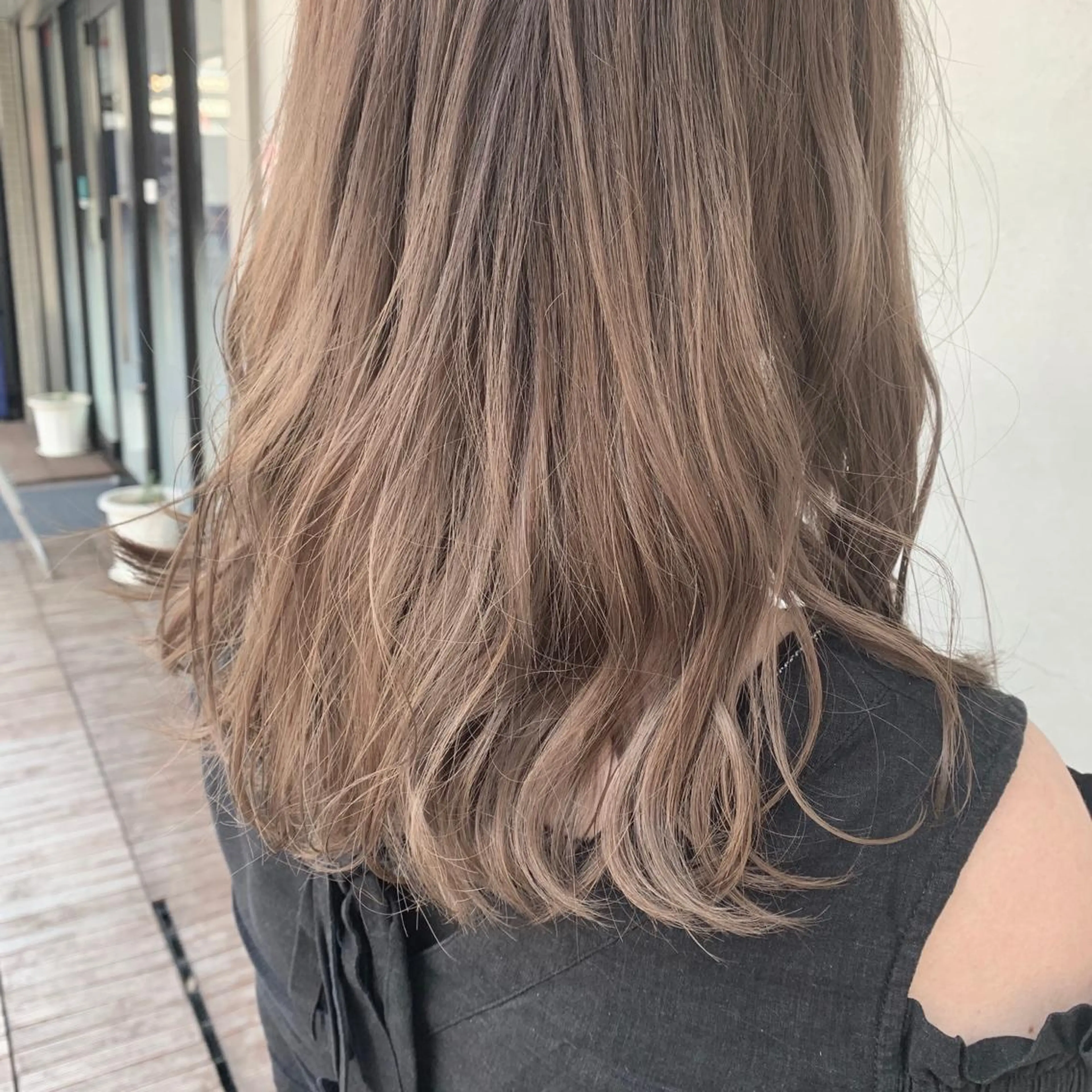 セミロング カラー カット ヘアカラー ︎︎🧸 ユリ ︎︎🧸のヘアスタイル