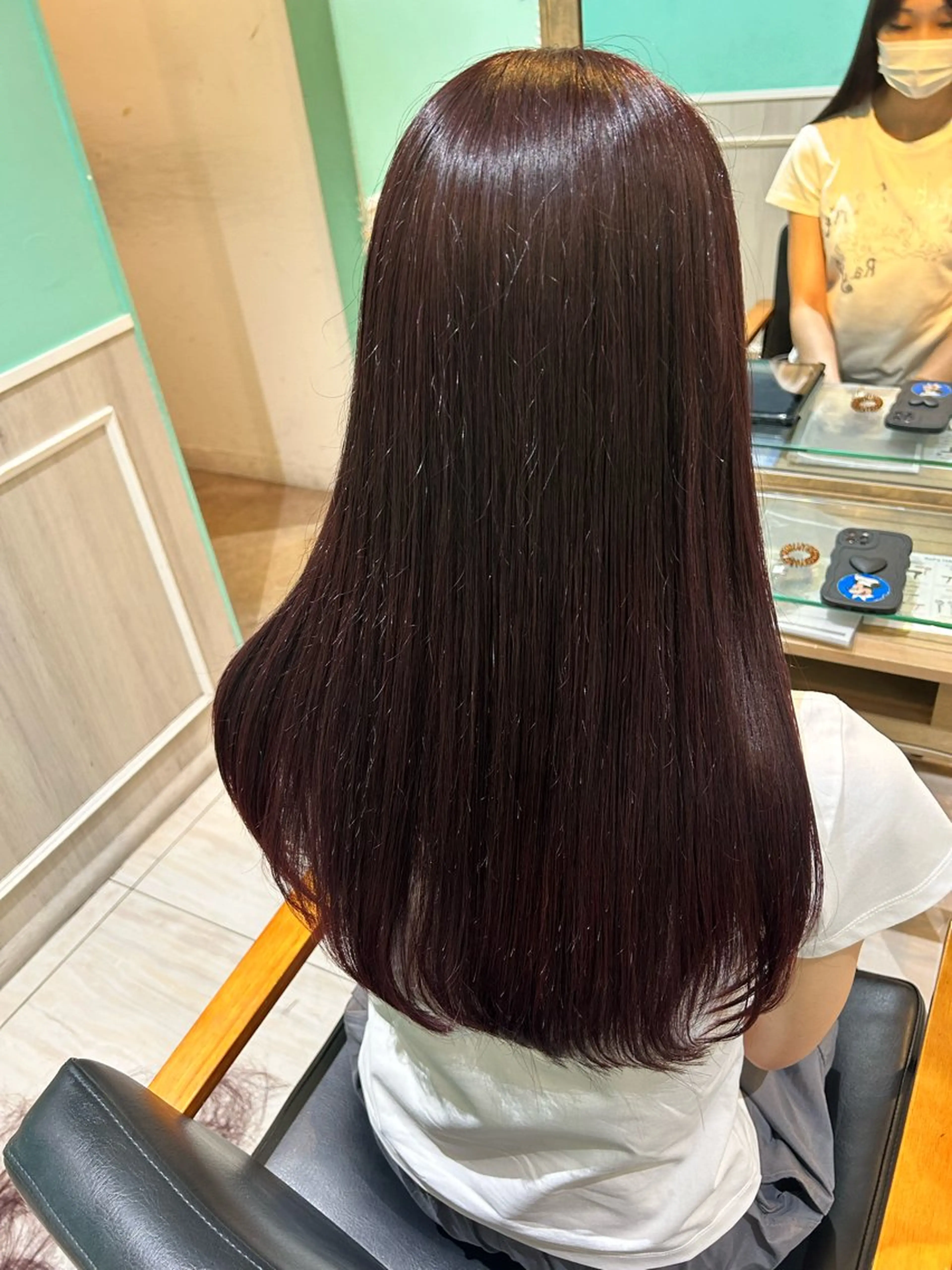 ロング カラー ボルドーカラー パープルカラー 髪質改善 LIBRE リブレ所属・イシイ シオリのヘアスタイル