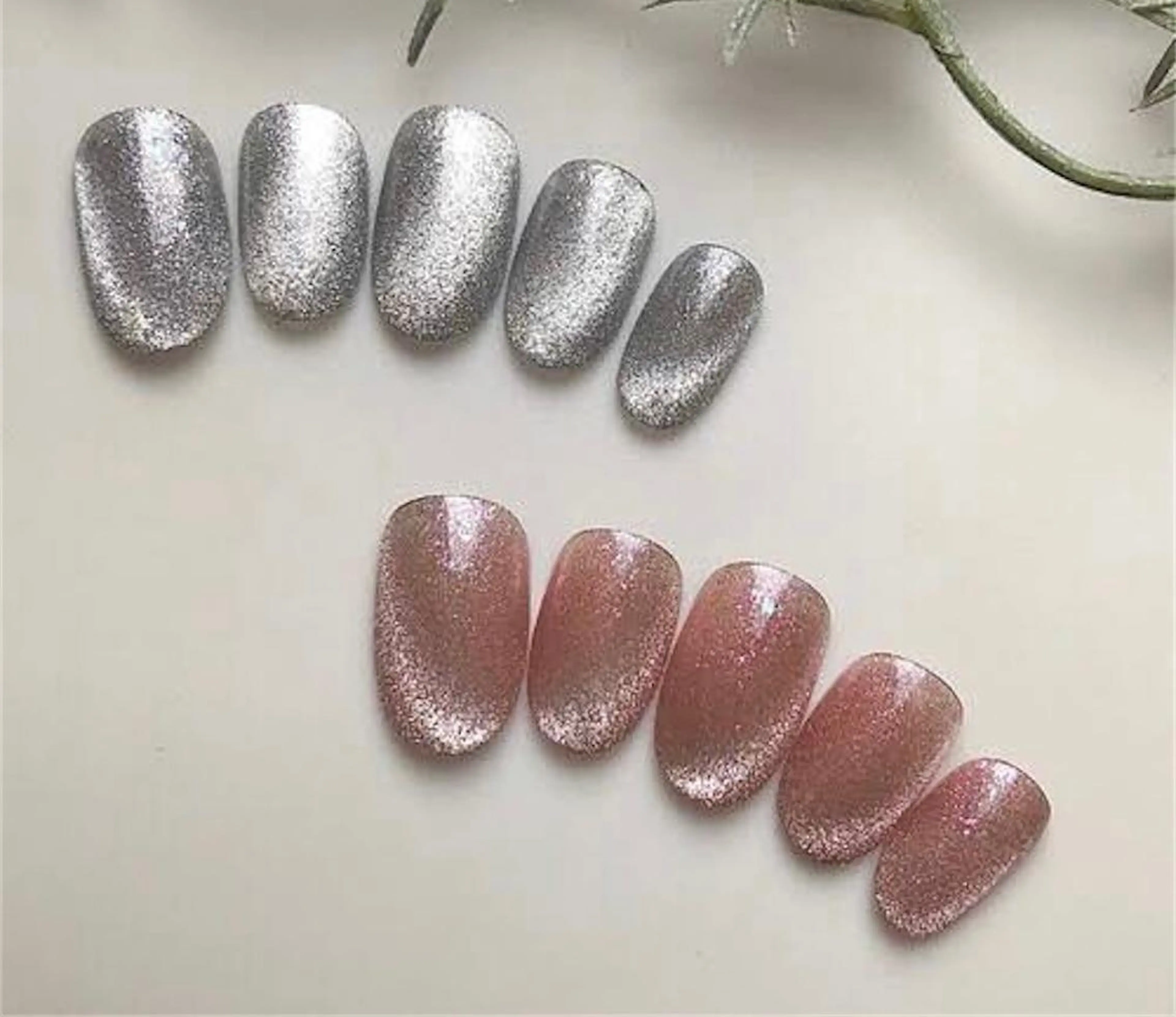 SNSで大人気の！マグネットネイル💅【オフあり】の写真