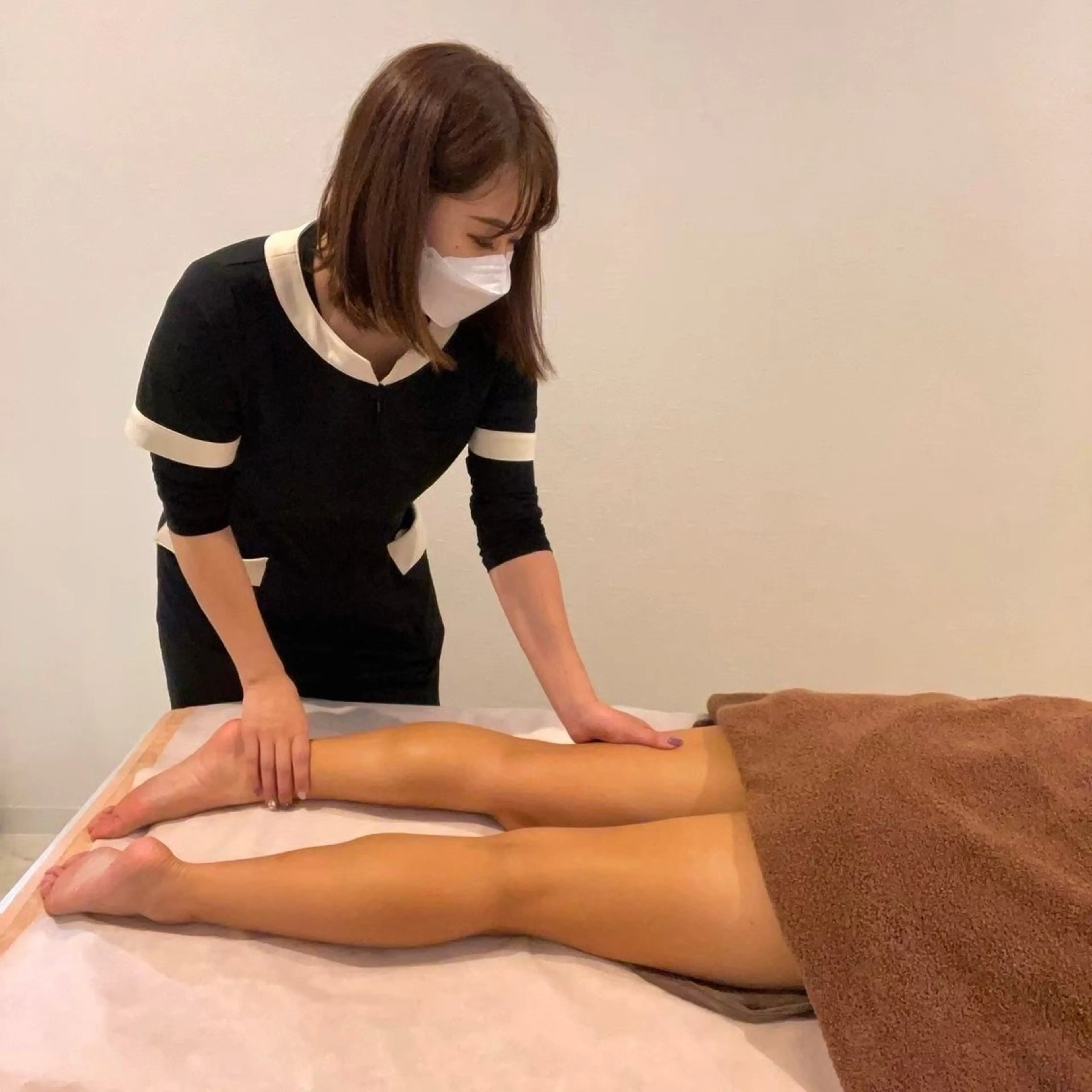 よもぎ蒸し40分+アロマトリートメント脚全体or肩腕デコルテの写真