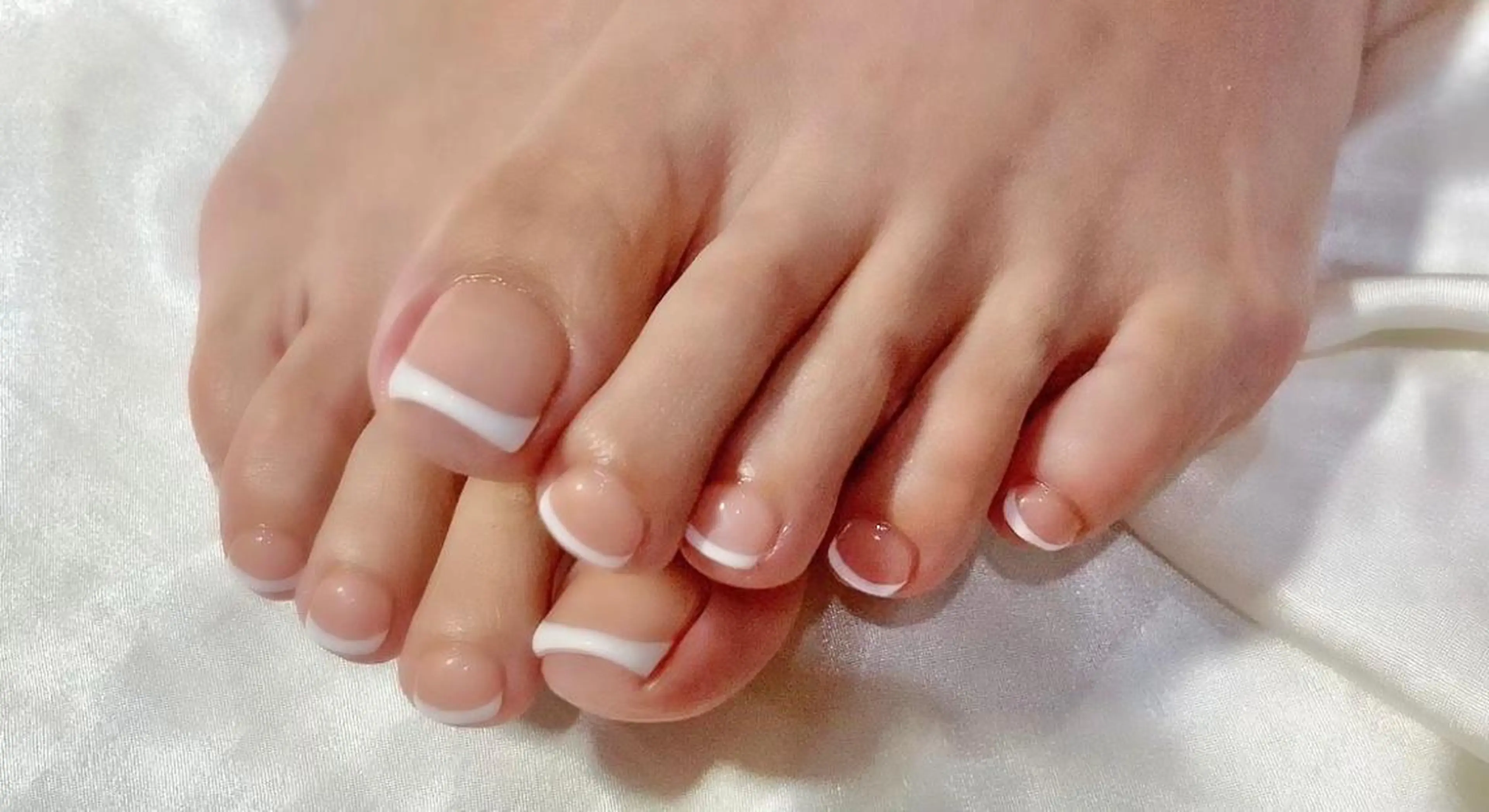 ネイル マツエク・マツパ アイブロウ 韓国風マツエク パリジェンヌラッシュリフト まつげパーマ ワンホンマツエク フットネイル フットネイル Nail&eye Belire 新宿のネイルデザイン