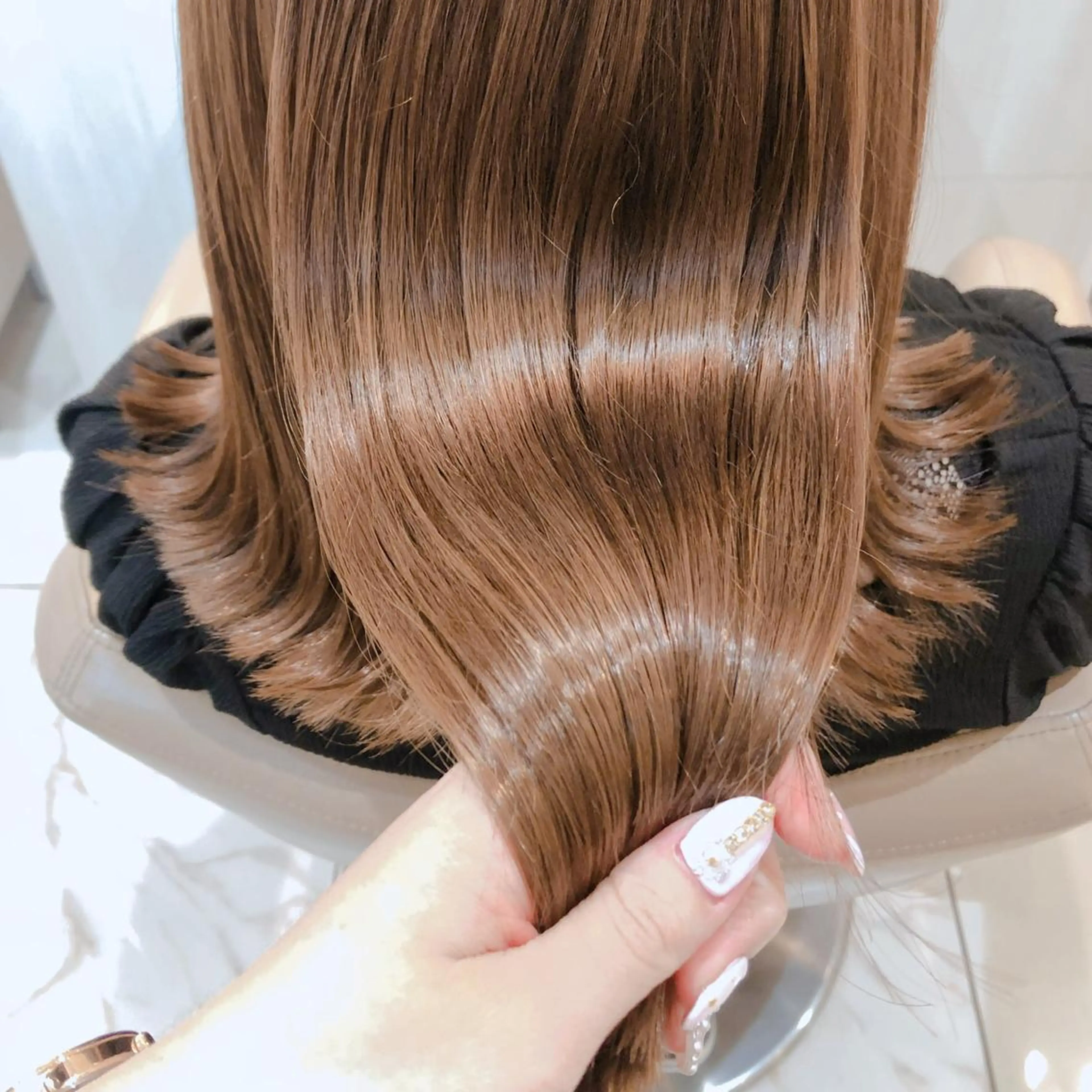 ミディアム カット ヘアカラー トリートメント 三箇島陽香/髪質改善 クロスパーマ縮毛矯正のヘアスタイル