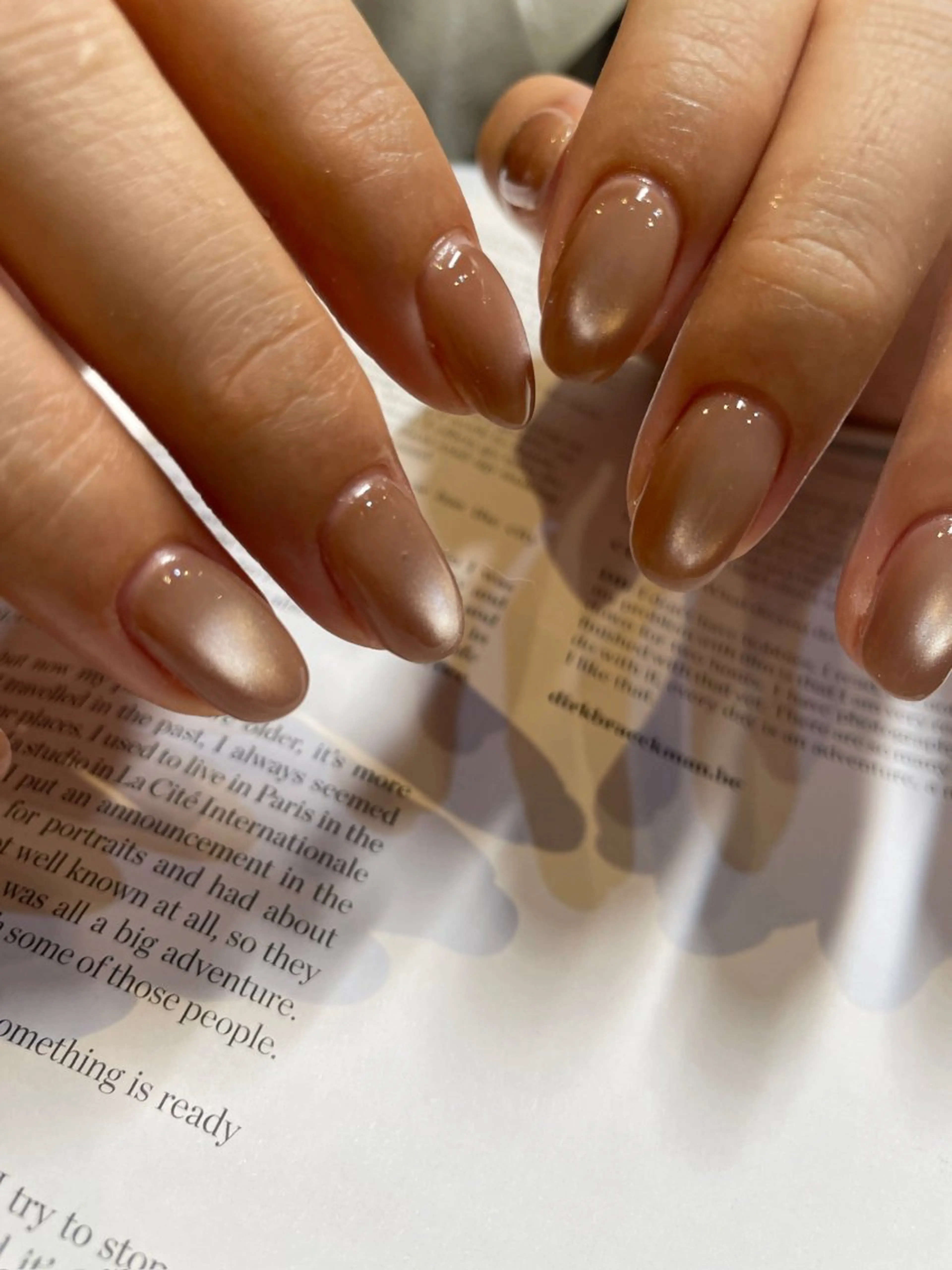 ネイル ハンドネイル 大人ワンホン キラキラ／Ayanoのネイルデザイン