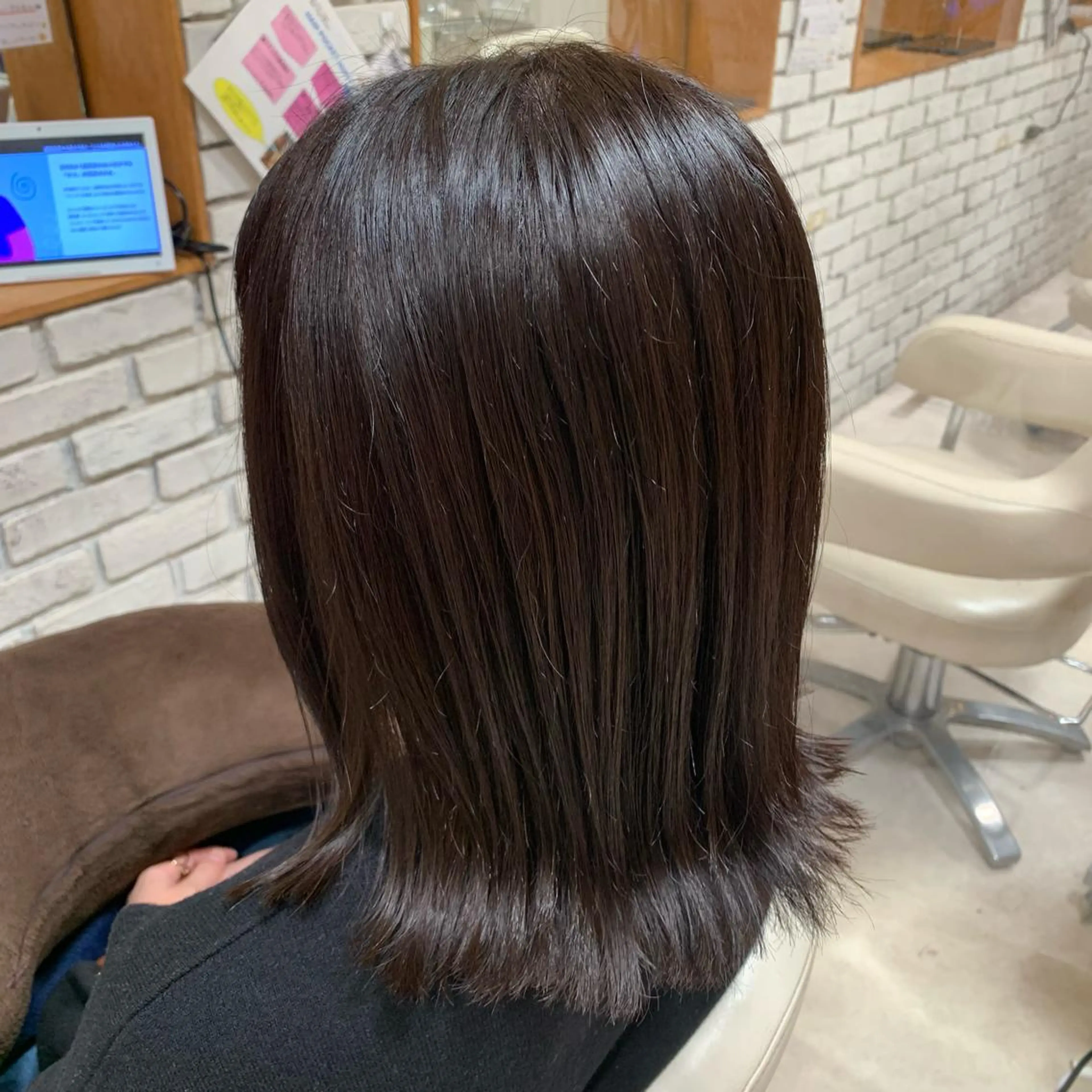 カラー グレージュ 宮本 季奈のヘアスタイル