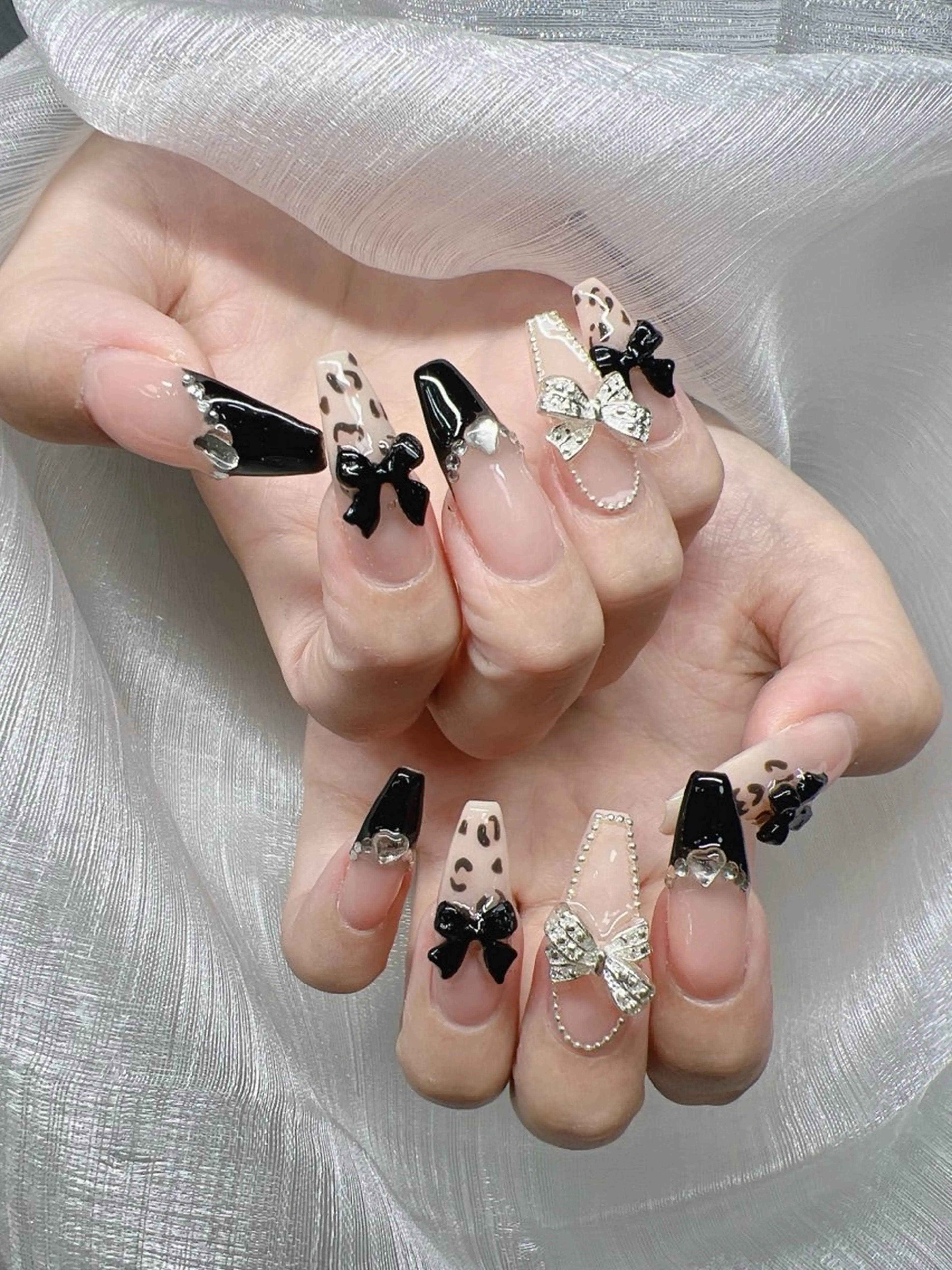 ネイル 長さ出し グラデーション 卒業式 キラキラネイル マグネットネイル ハンドネイル Lee Nails チップ長さだし専門店のネイルデザイン