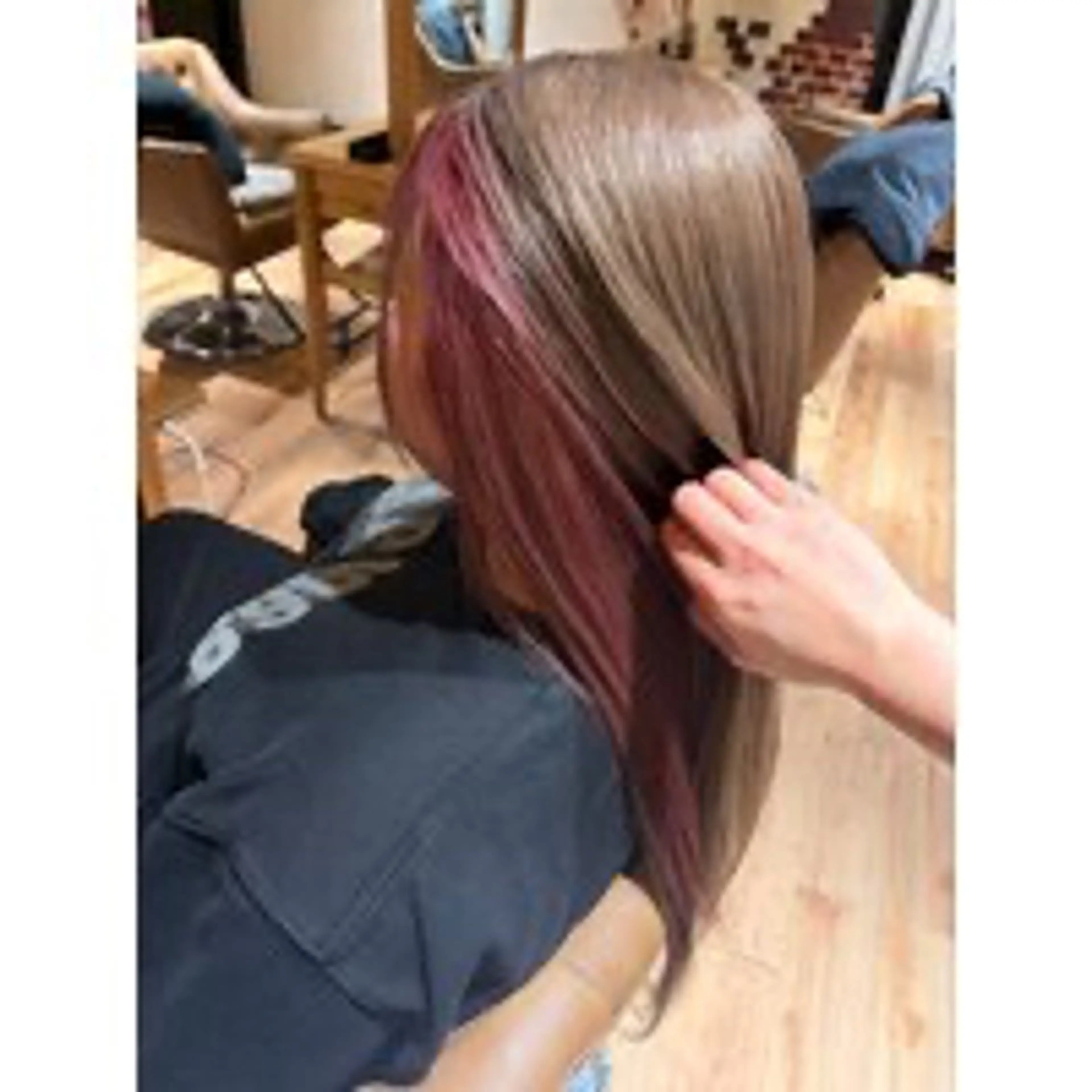 ロング カラー ヘアカラー 高口 小春のヘアスタイル