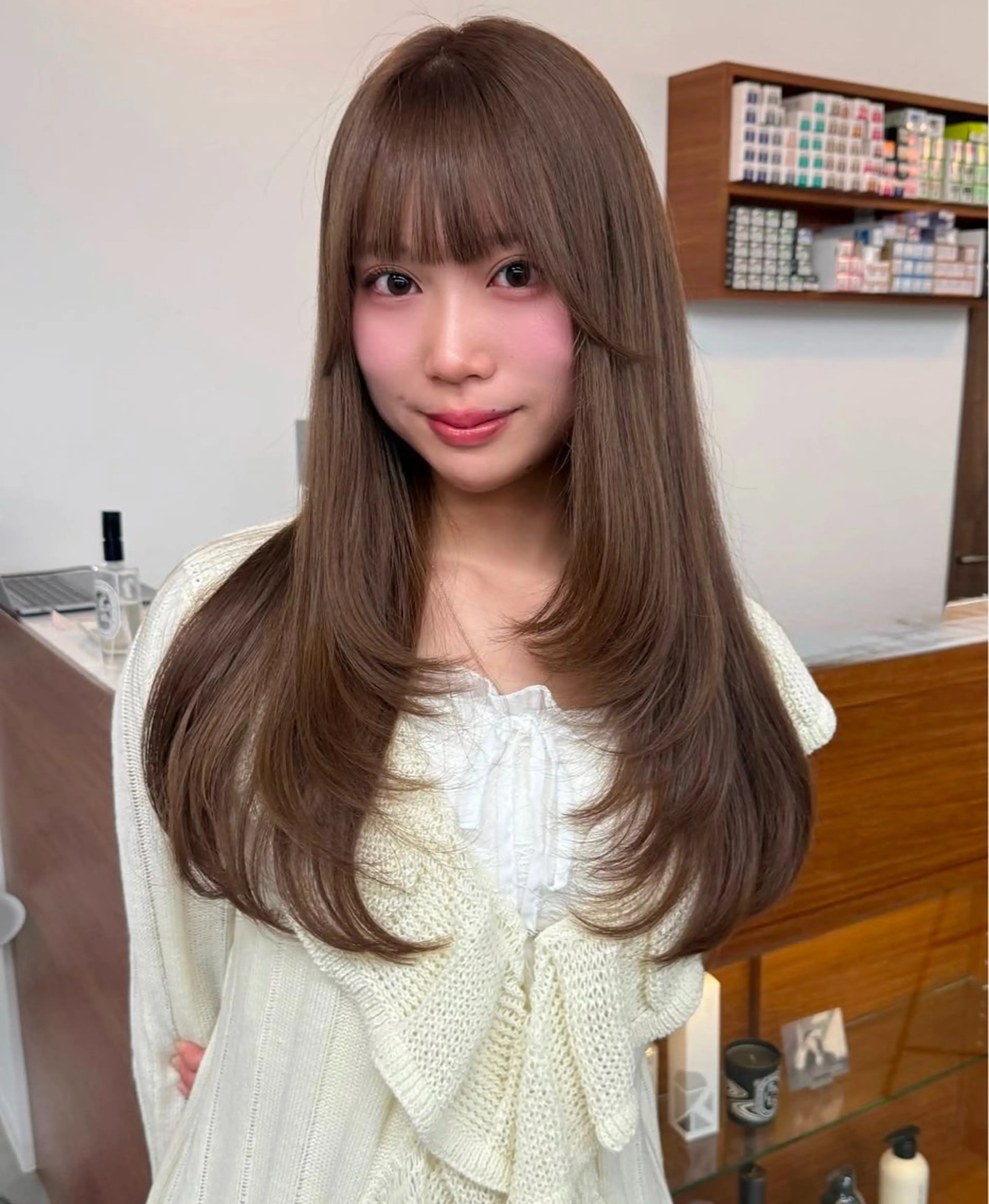 ロング タマシロカリン 艶カラー/レイヤーのヘアスタイル