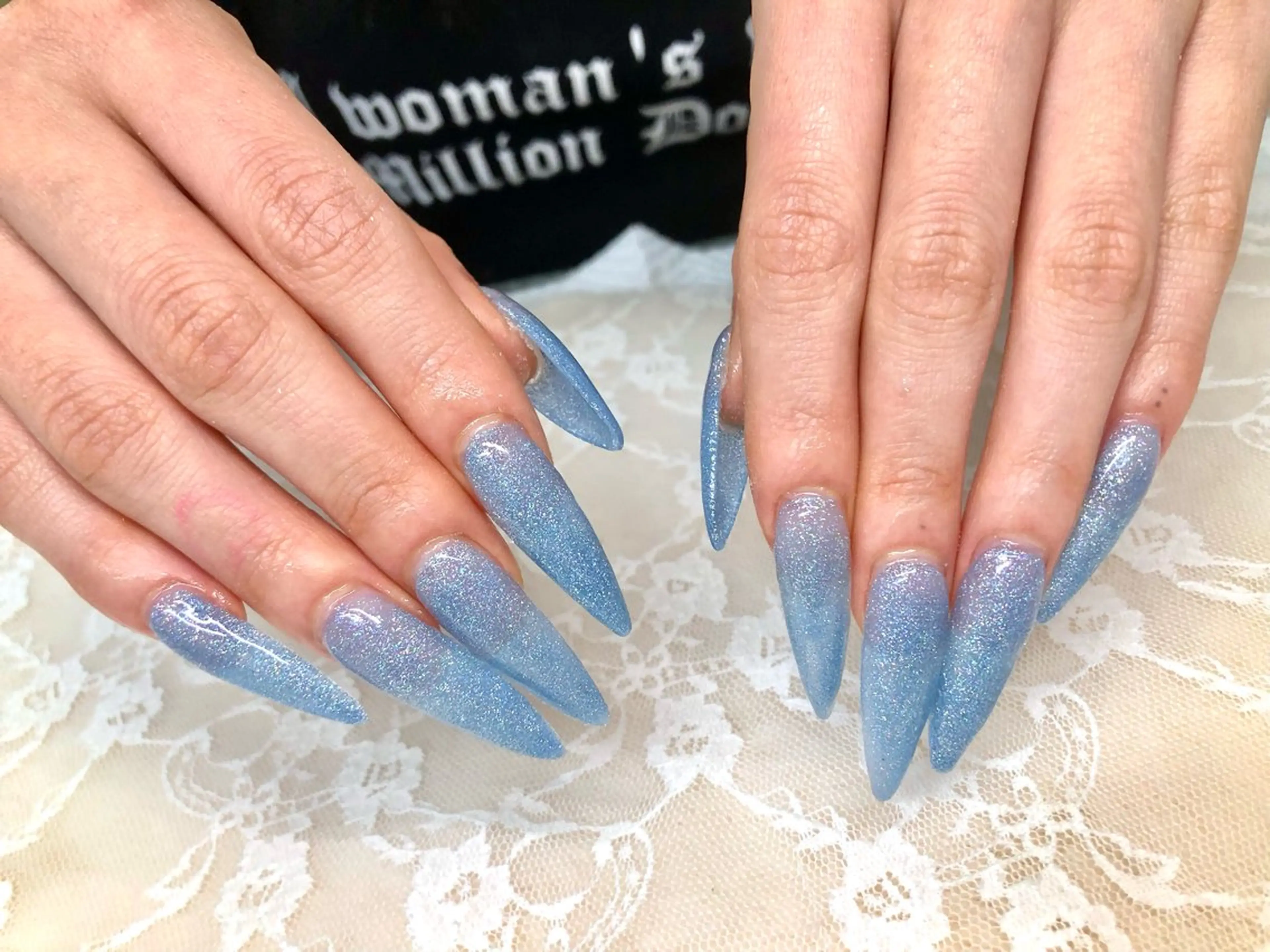 ネイル フラッシュネイル 水色 ロングネイル スーパーロングネイル ハンドネイル ハンドケア Epokku ネイルサロンのネイルデザイン