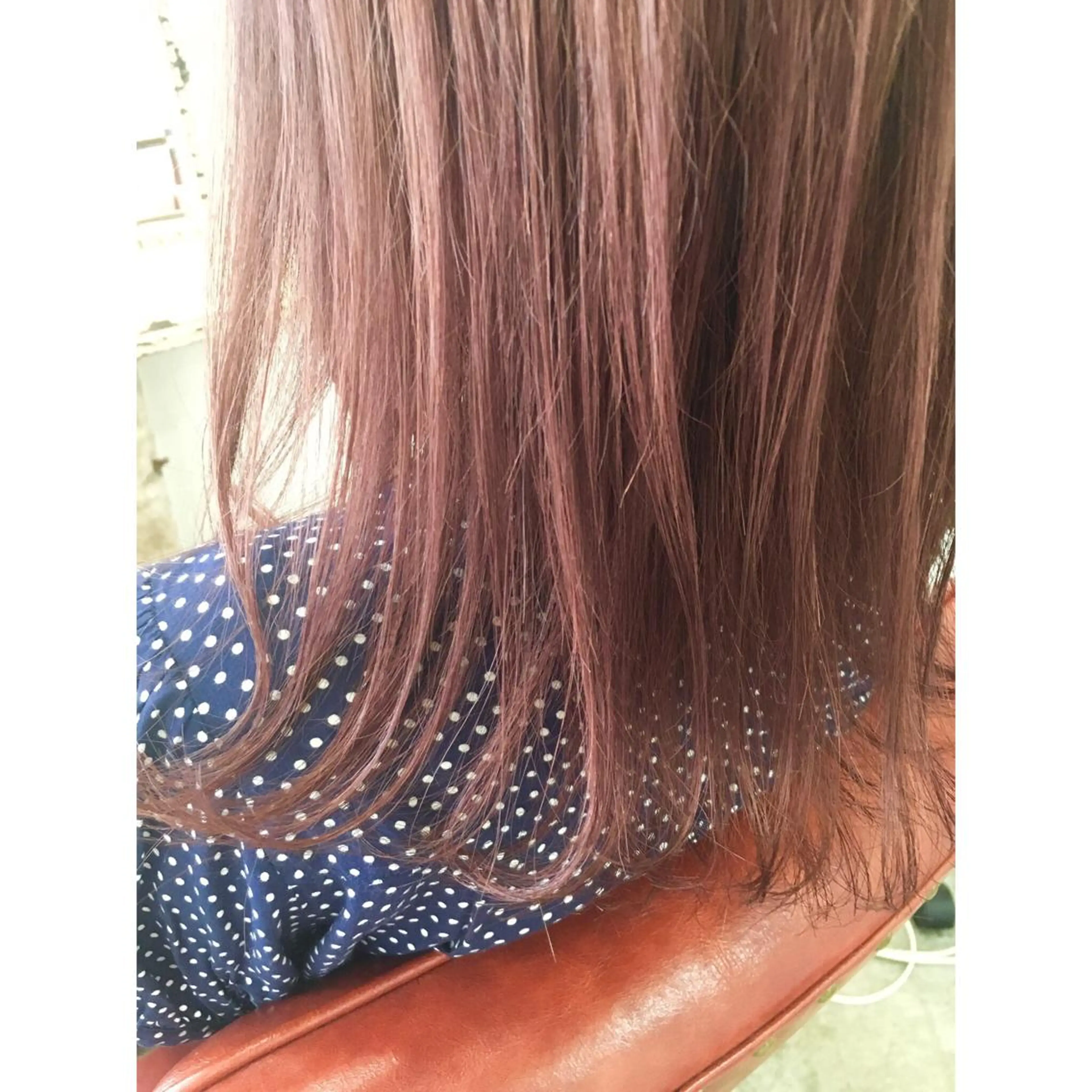 ミディアム カラー fio マナミのヘアスタイル