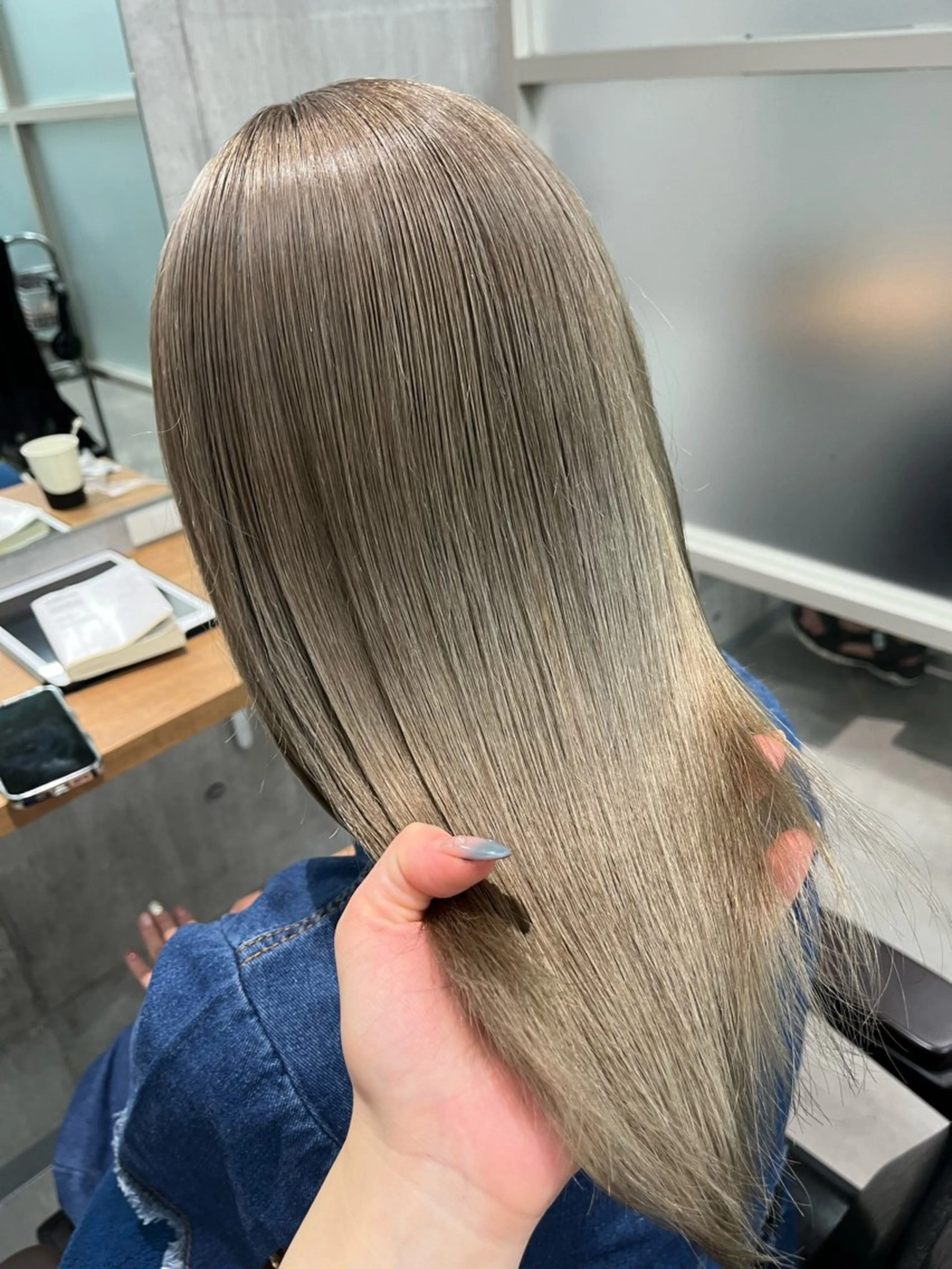 ロング カラー カット ヘアカラー トリートメント ヘアセット newi赤羽 HINATAのヘアスタイル