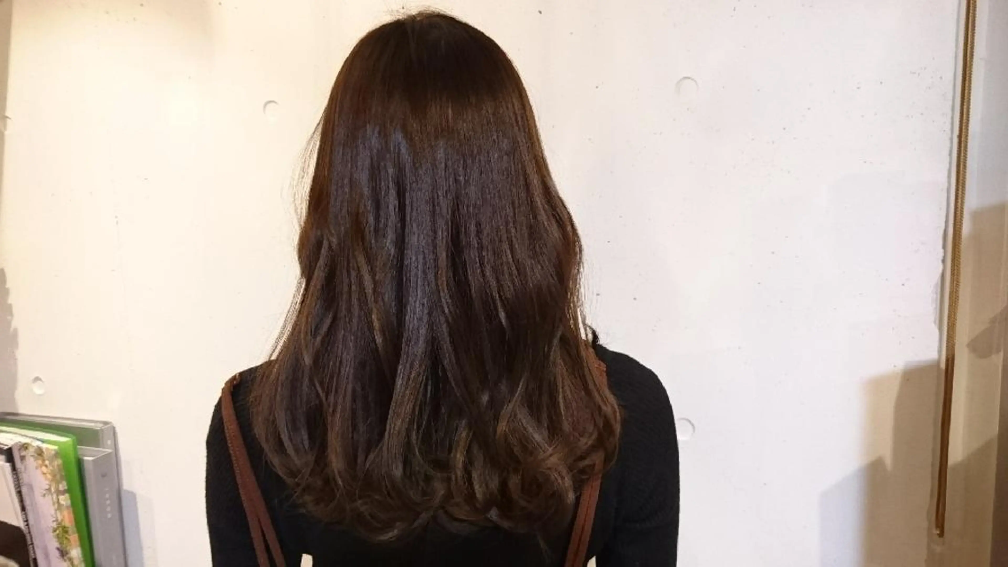 セミロング カラー 井上 涼花のヘアスタイル