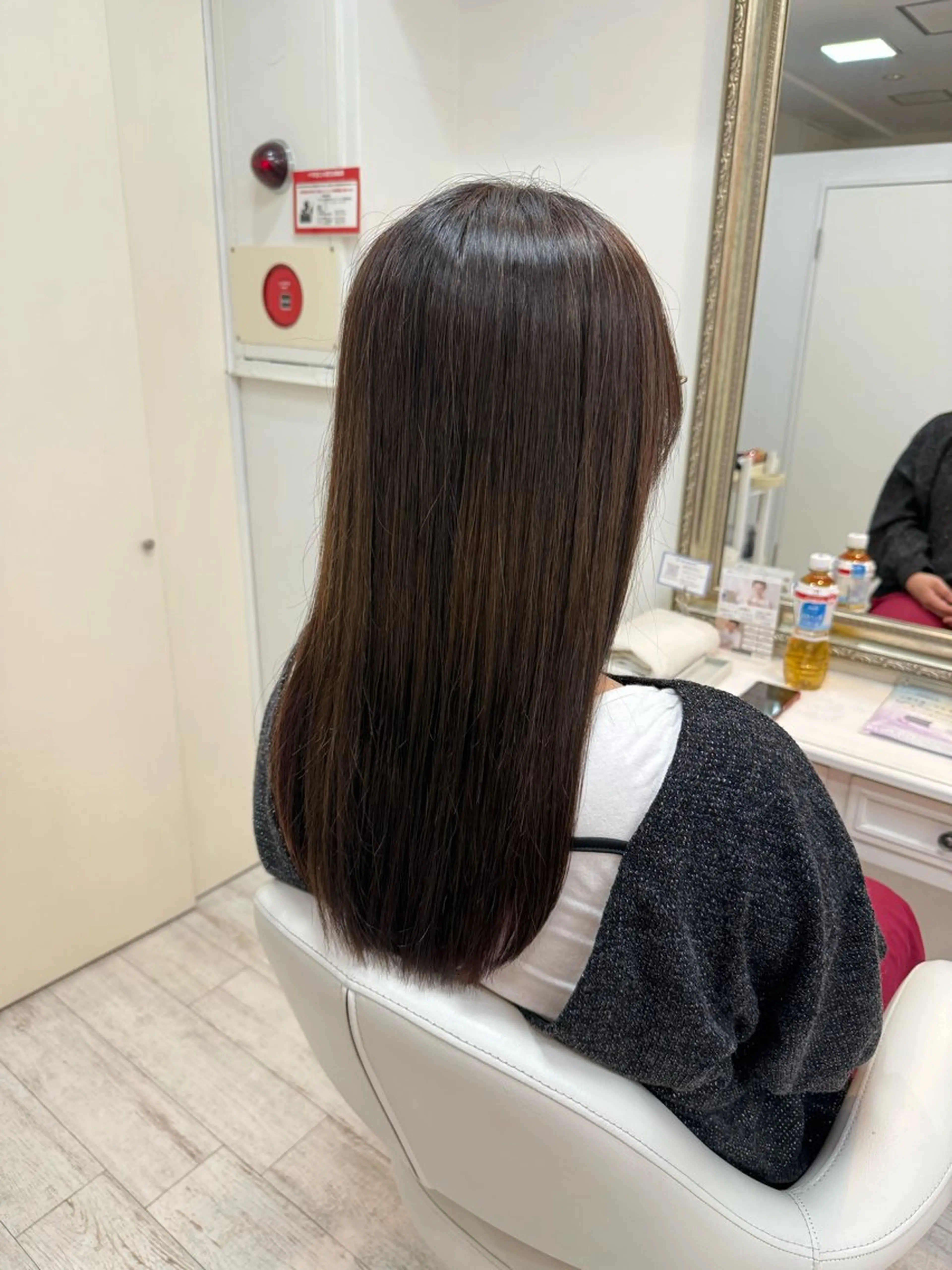 ロング 酸性ストレート 縮毛矯正 トリートメント 新籾 尚哉のヘアスタイル