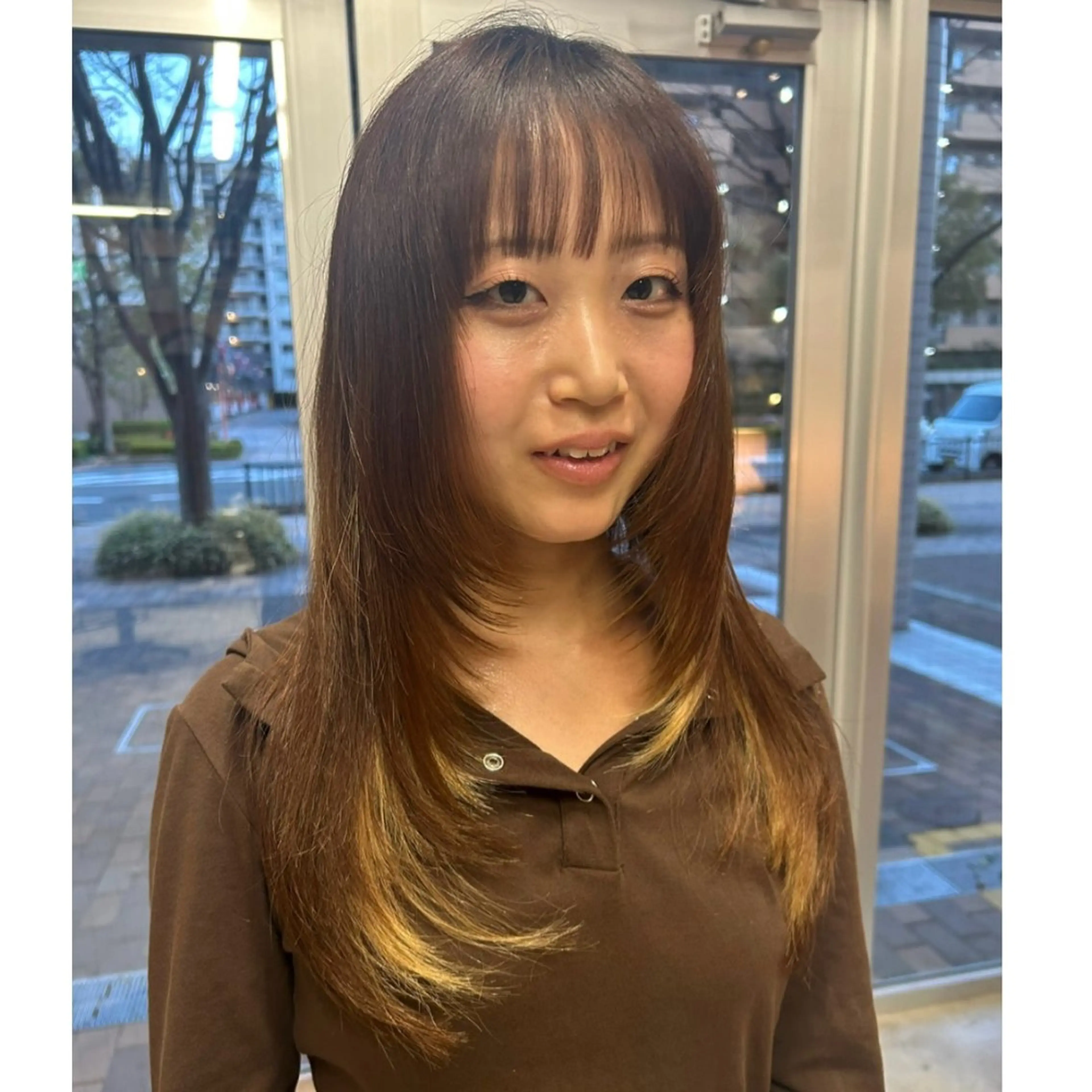セミロング カエデ🐬 カットカラーモデルのヘアスタイル