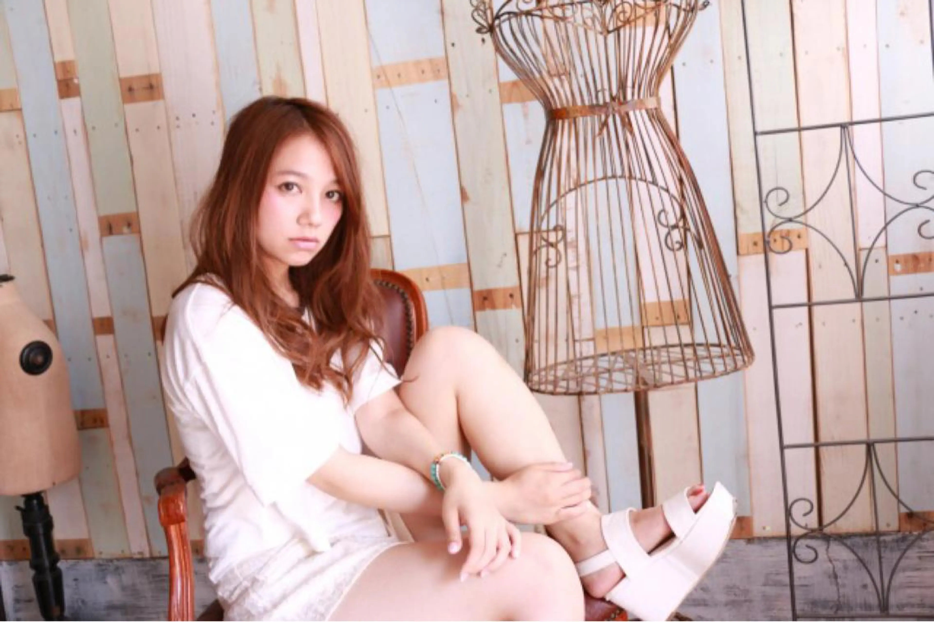 ロング 【レイヤーカット】 関根【コテ巻パーマ】のヘアスタイル