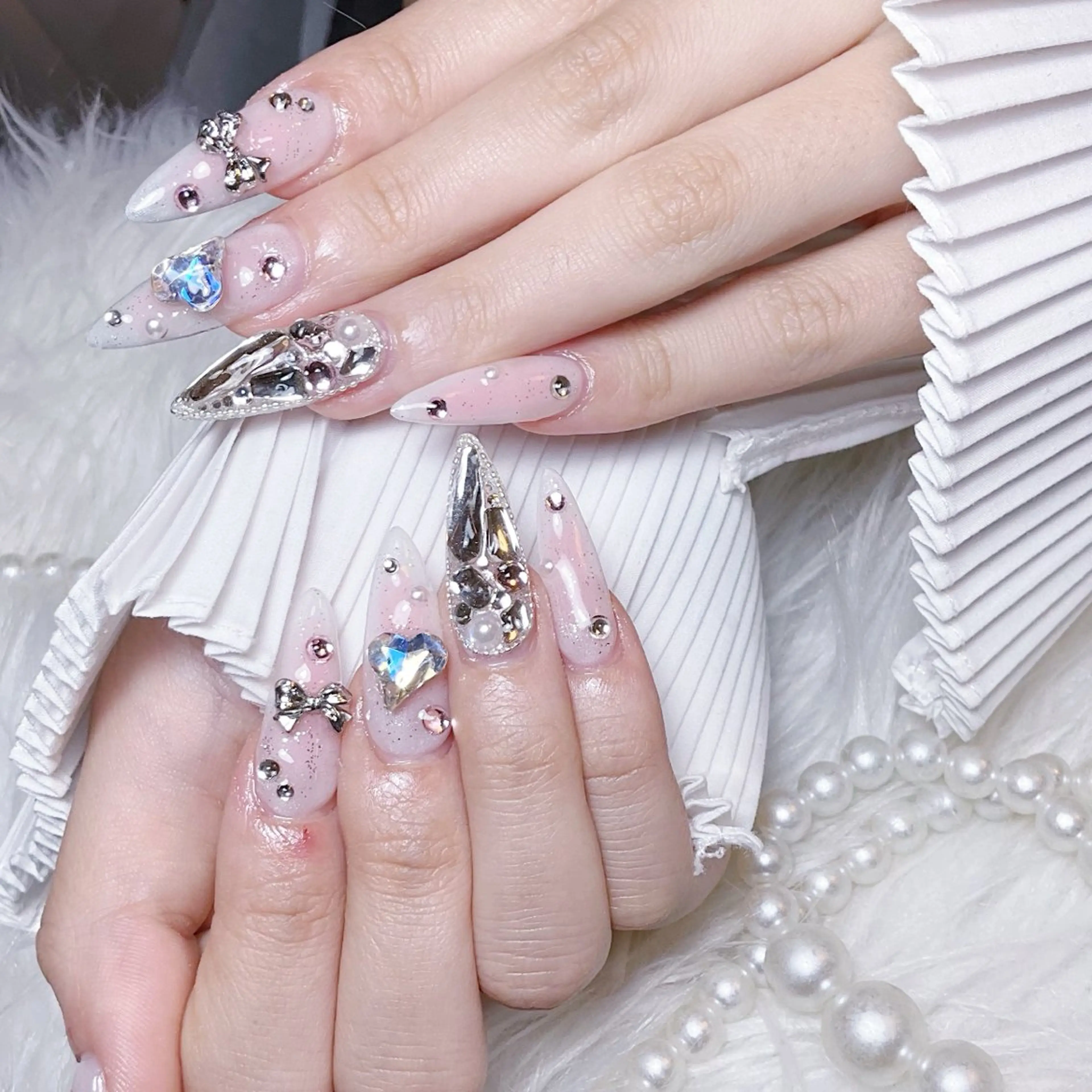 ネイル ハンドネイル 🍭Yun nail hyejin🌸のネイルデザイン