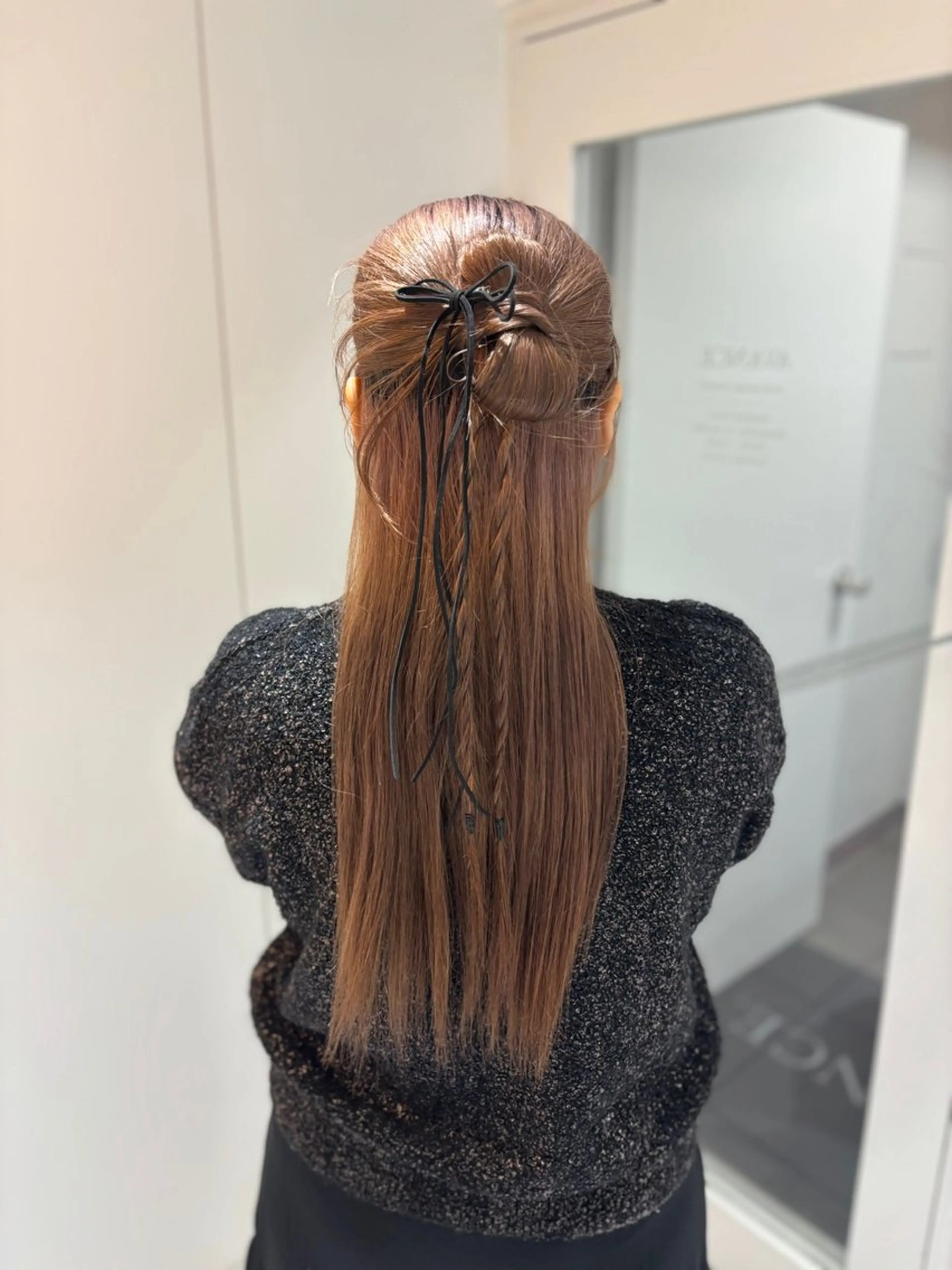 ロング 加藤 彩花のヘアスタイル