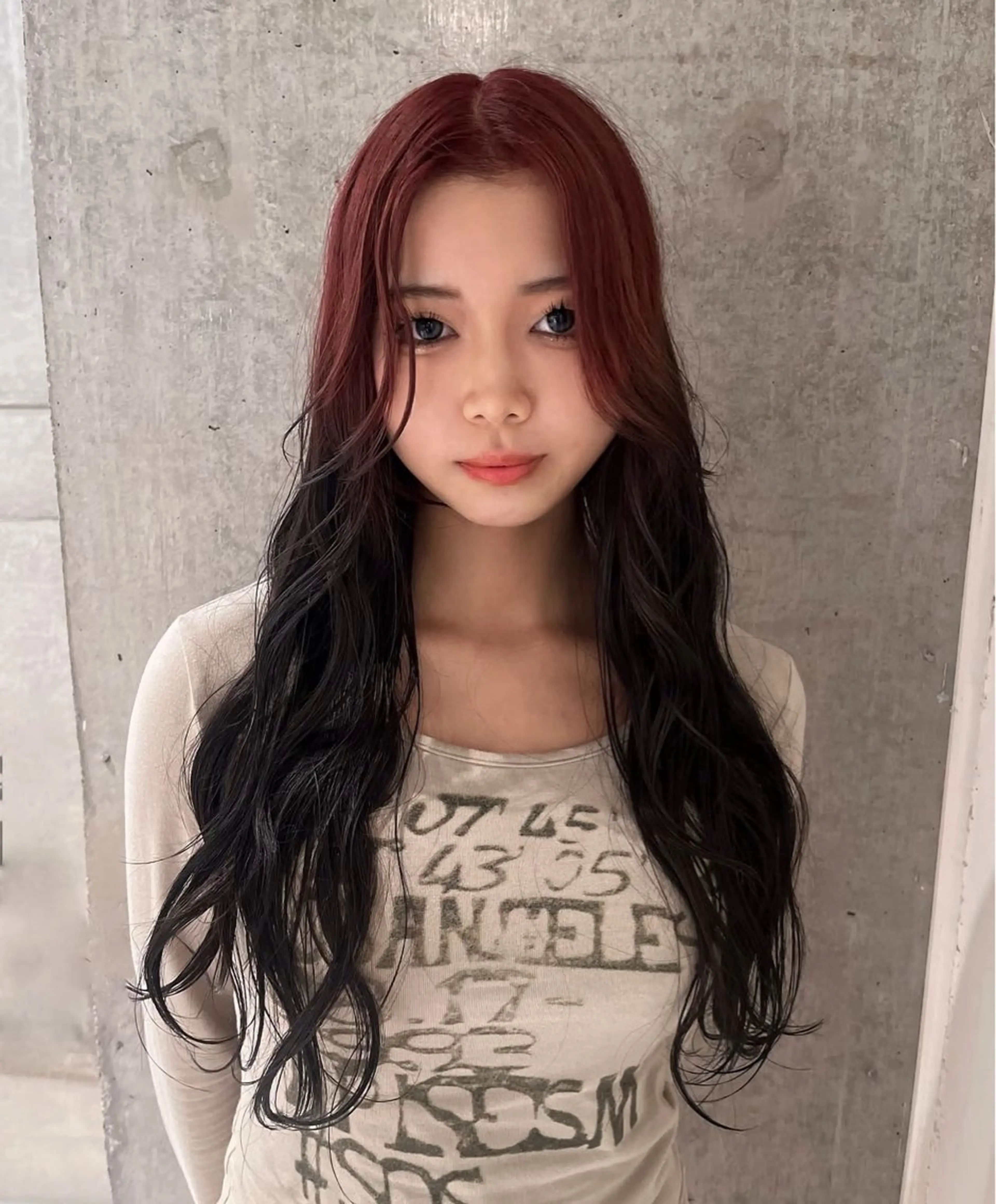 ロング カラー レッドカラー ヘアカラー ニーナ/MONIQA /ハイトーンカラーのヘアスタイル