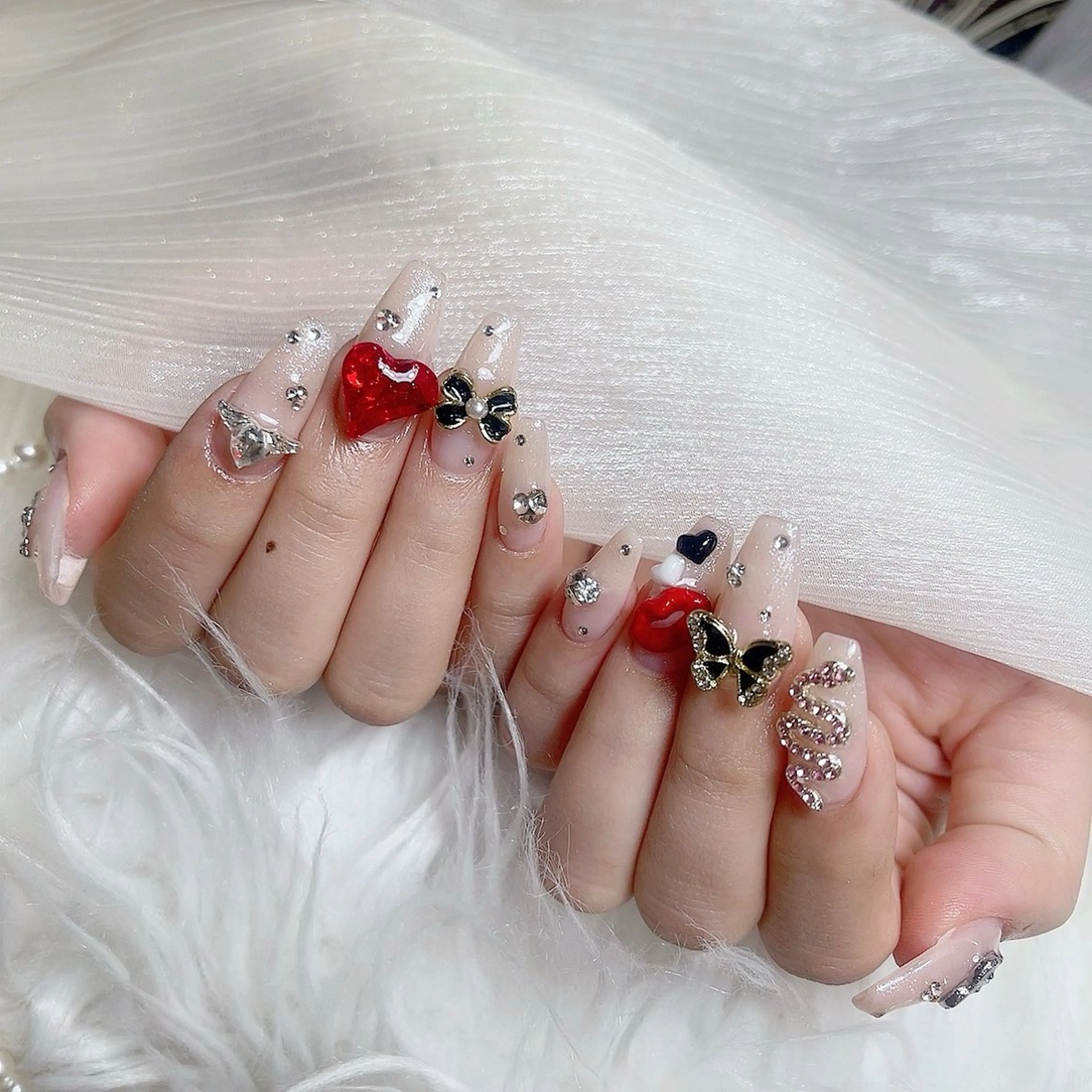 ミディアム ハンドネイル Chiin Nailのネイルデザイン