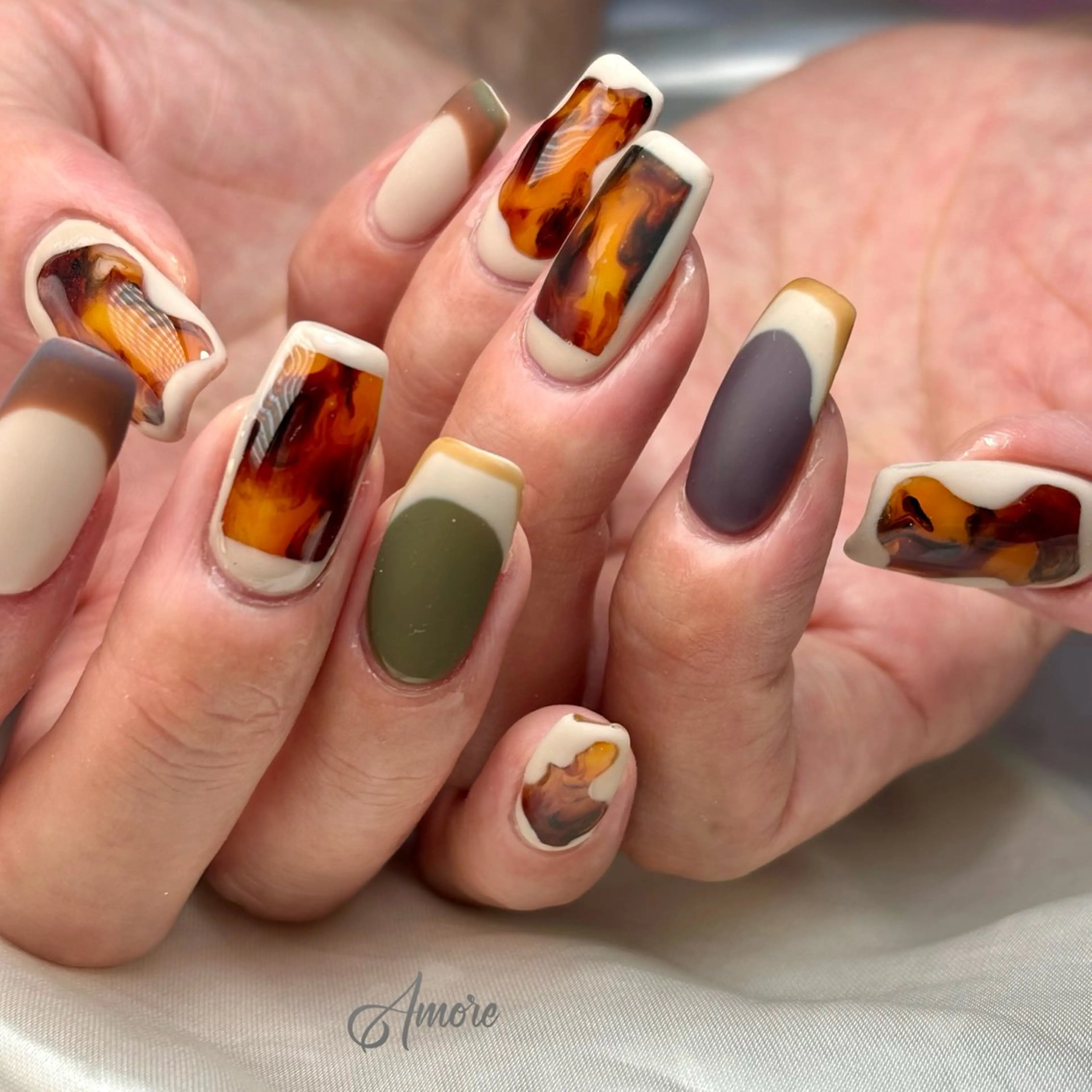 ネイル ジェルネイル キラキラネイル 韓国ネイル マグネットネイル パラジェル You kyehwaのネイルデザイン