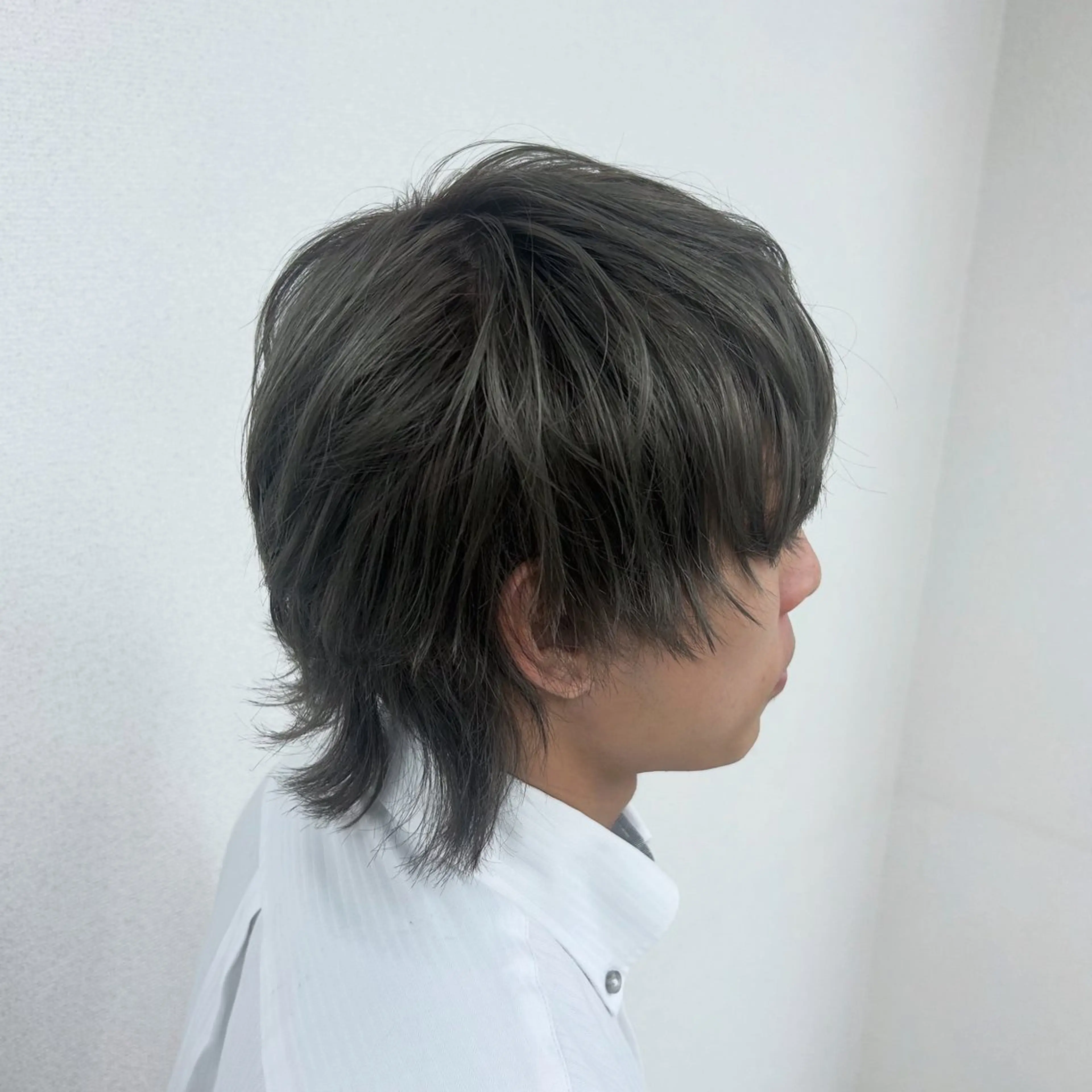 カラー 西山 琴音のヘアスタイル