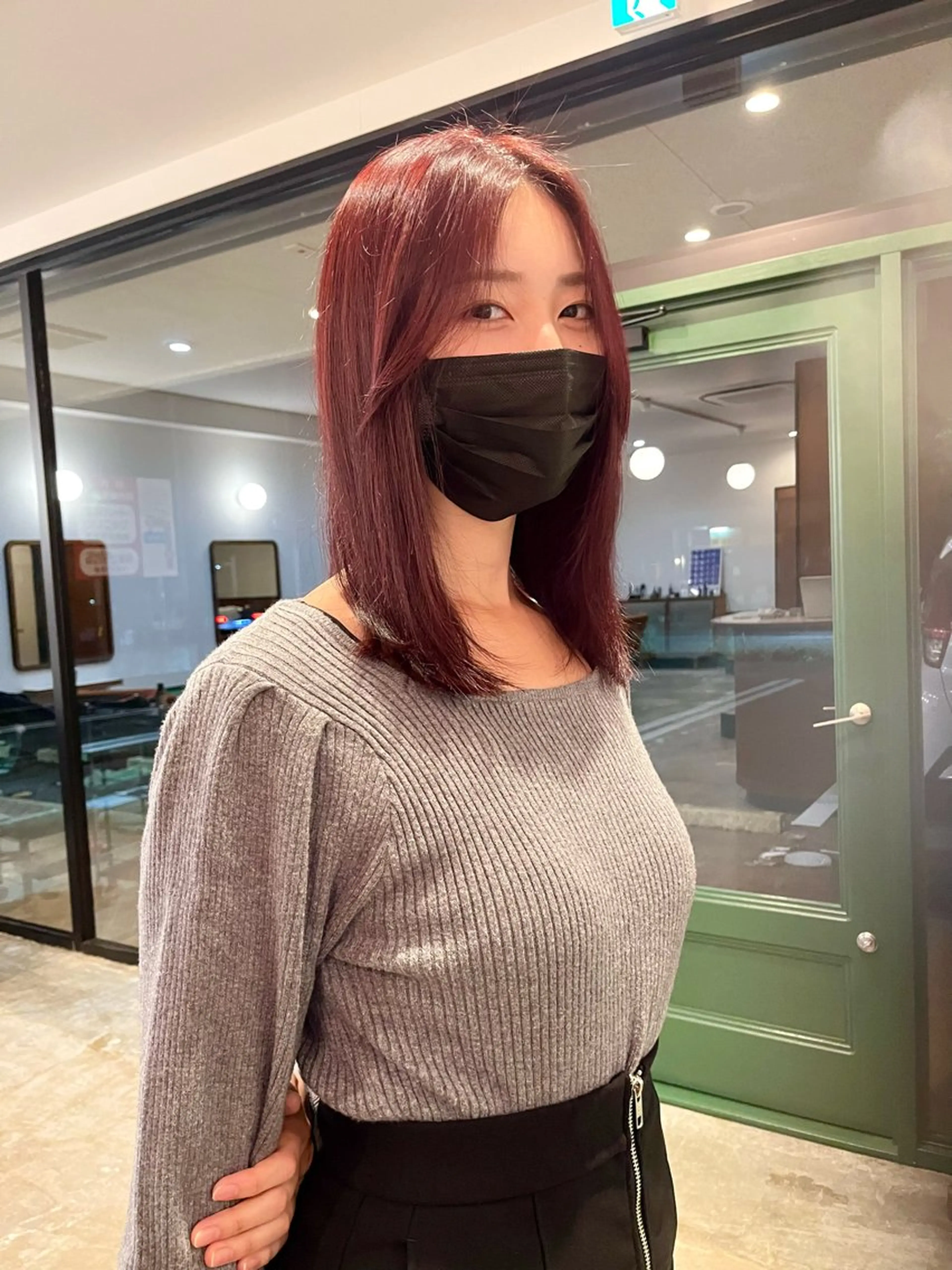 ミディアム ヘアカラー LOBBY HIMERIのヘアスタイル