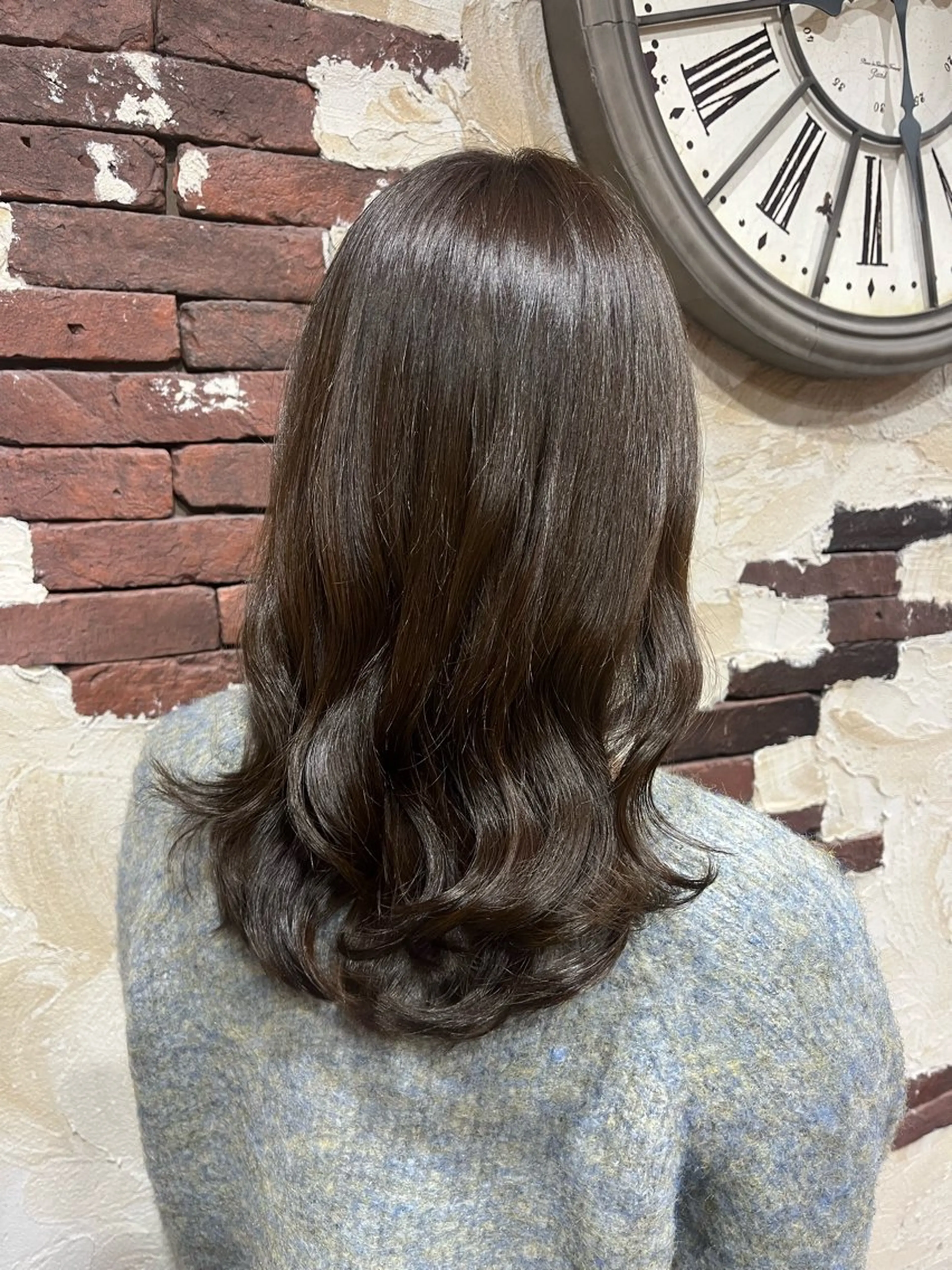 【寒色系ダブルカラー】🌟ブリーチ有り(フル)＋オンカラー✨イメージ写真持ち込み可🩵アッシュ、オリーブ、シルバーなどの写真