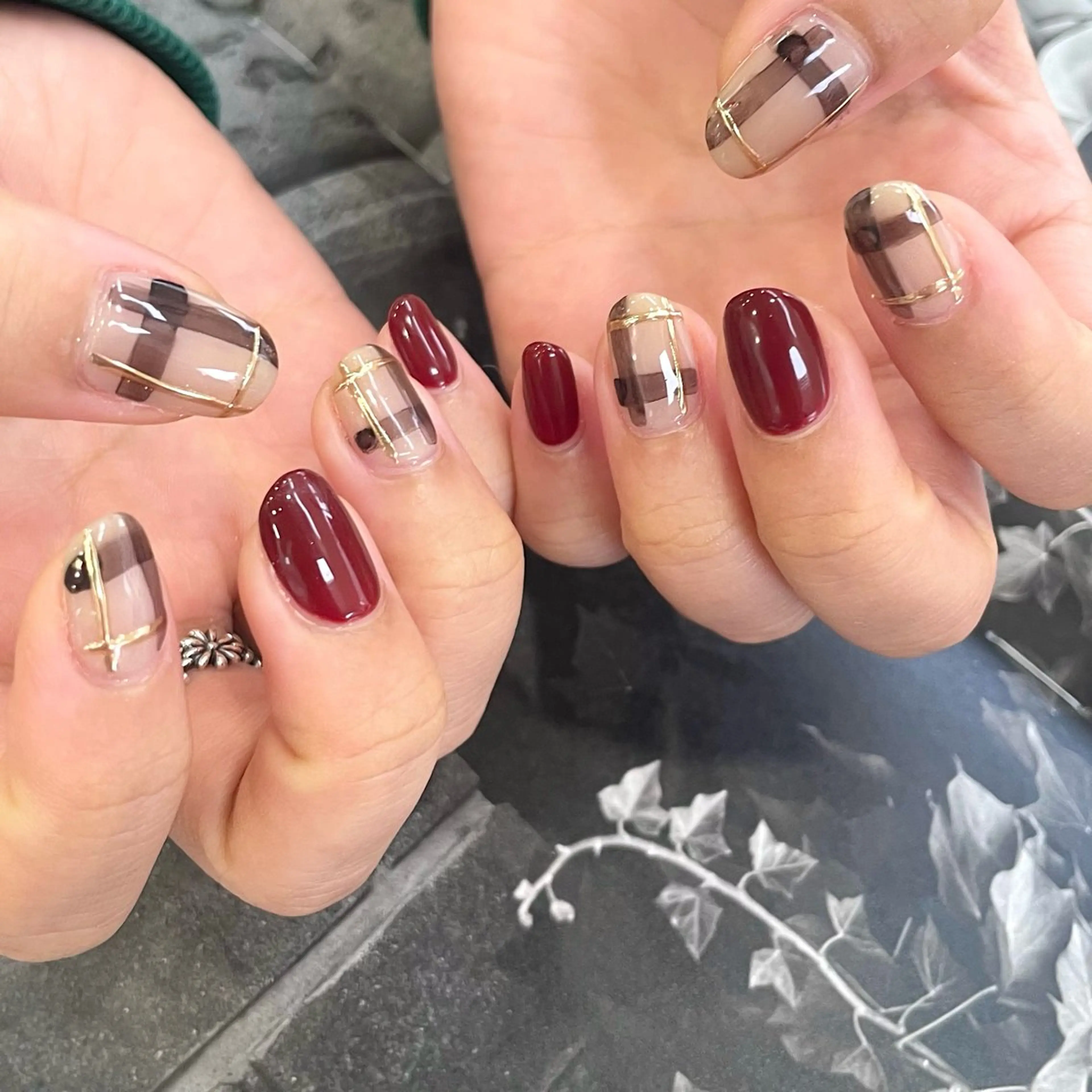 ネイル ゴールド ハンドネイル amity personal nail salon所属・nailsalon amity🌿池田のネイルデザイン