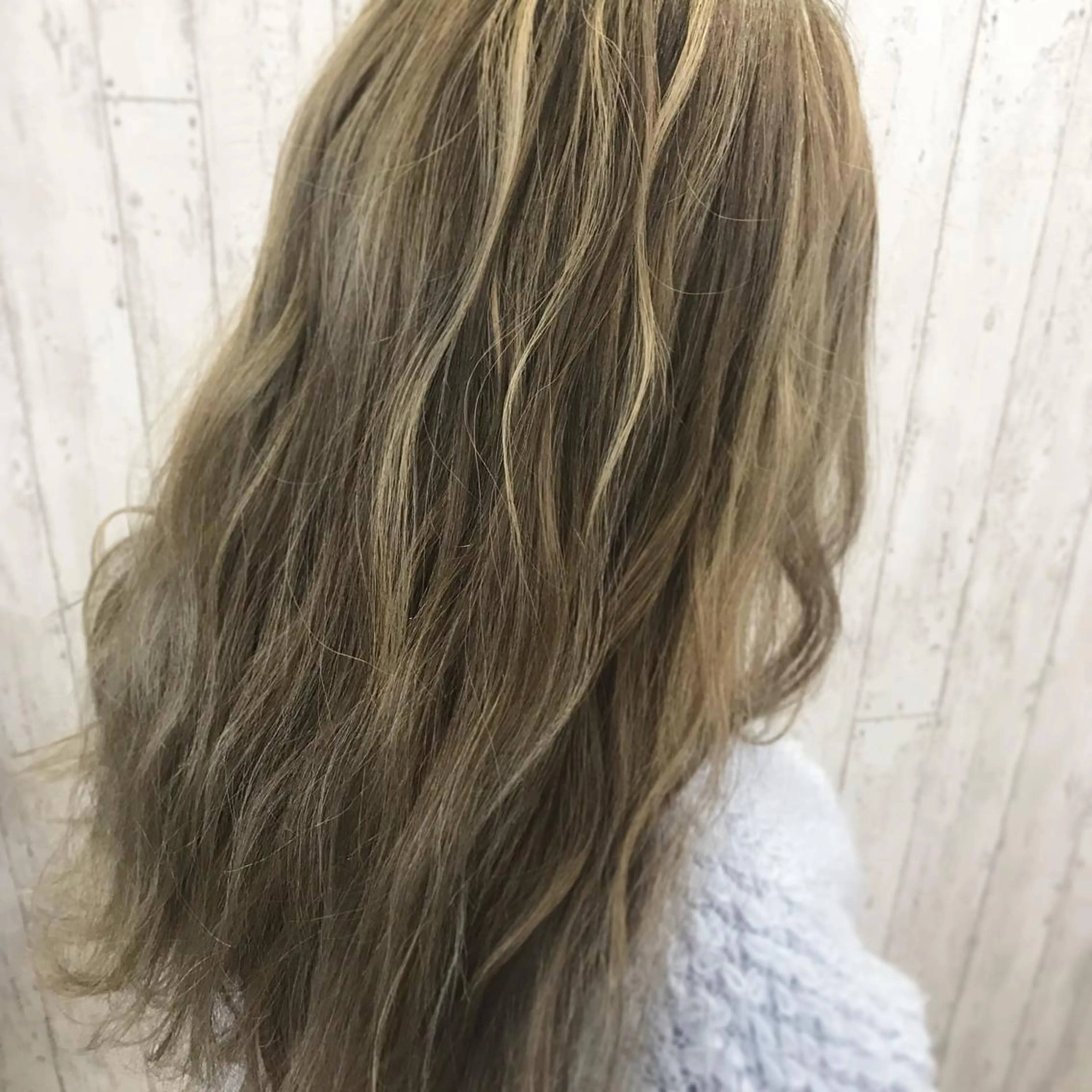 ロング カラー ベージュカラー ハイライトカラー ハイライト kazufumi ..のヘアスタイル