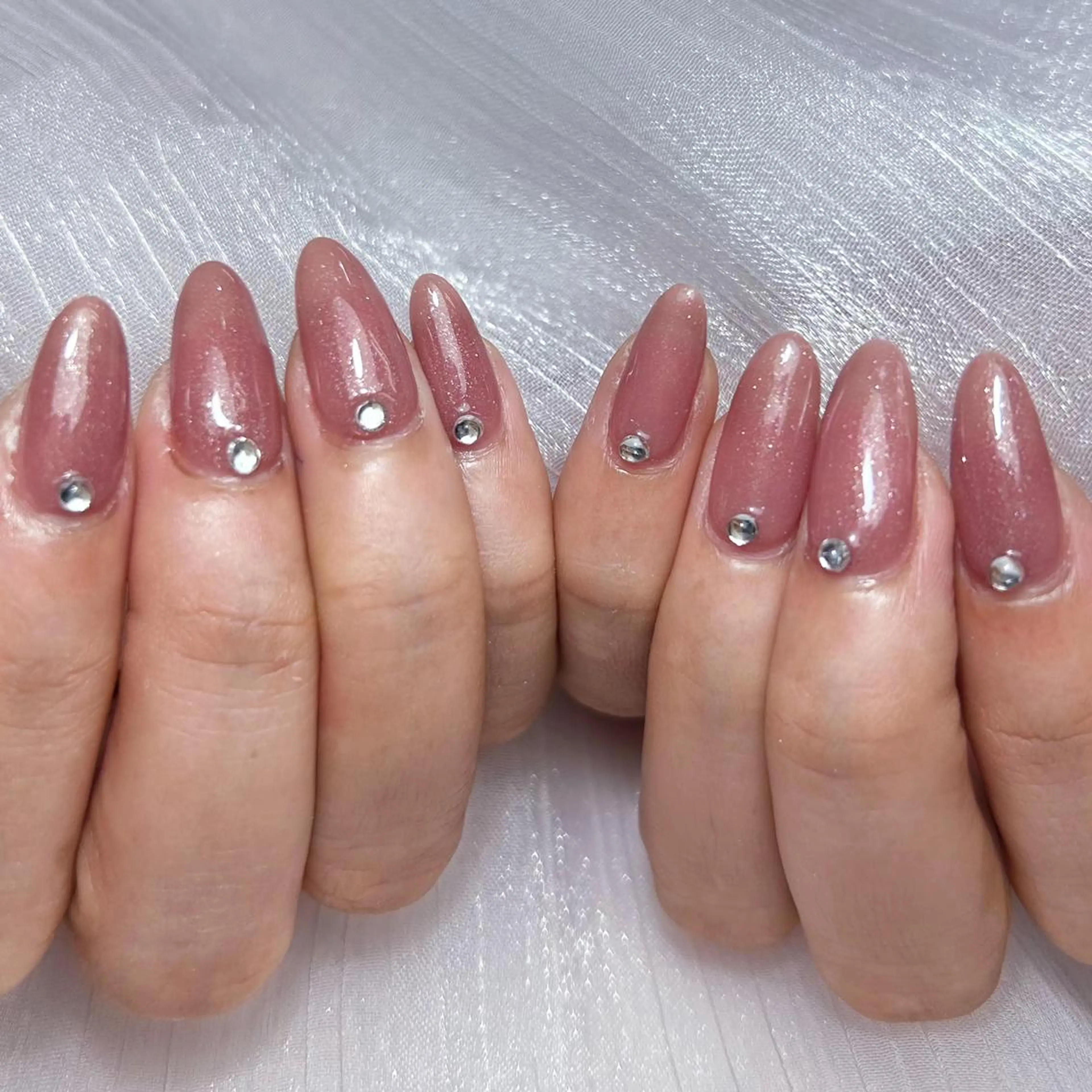 ネイル アートネイル オーロラネイル ガーリー キラキラネイル 韓国ネイル Leah 💅のネイルデザイン