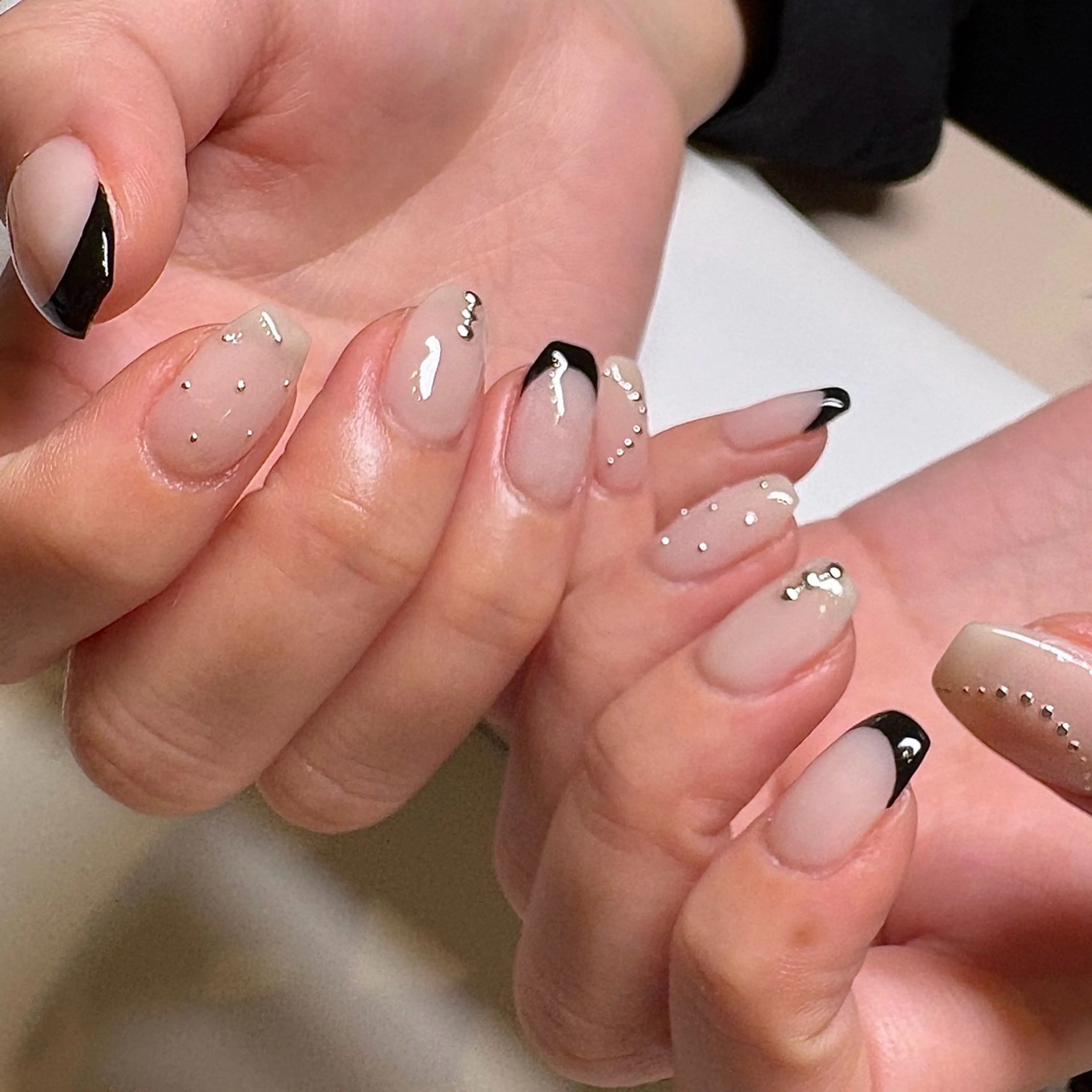 ネイル フレンチネイル ワンホンネイル ハンドネイル amuse ニュアンス/個性派のネイルデザイン