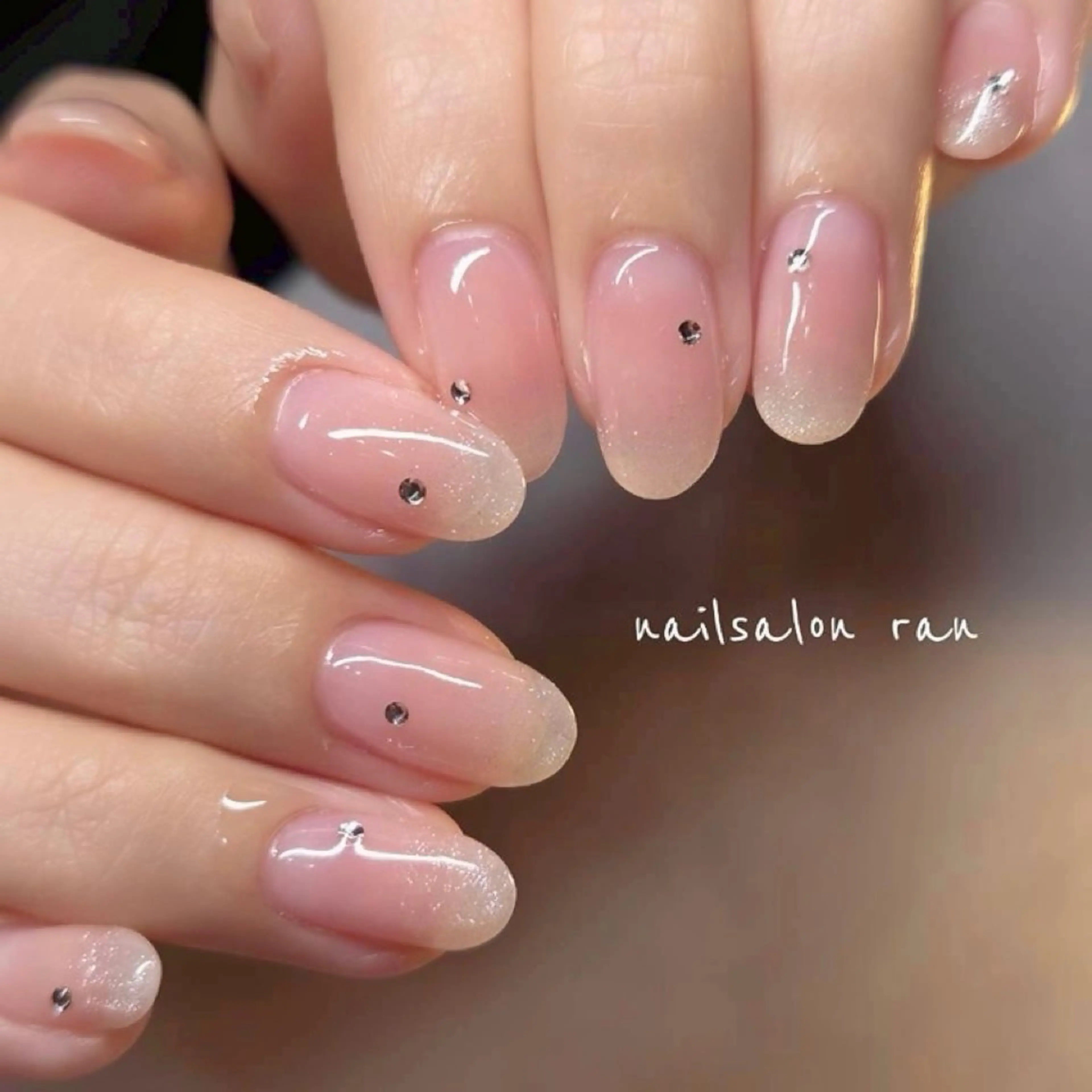 ネイル グラデーション ラメ(グリッター) ラメグラデーション nailsalon ranのネイルデザイン