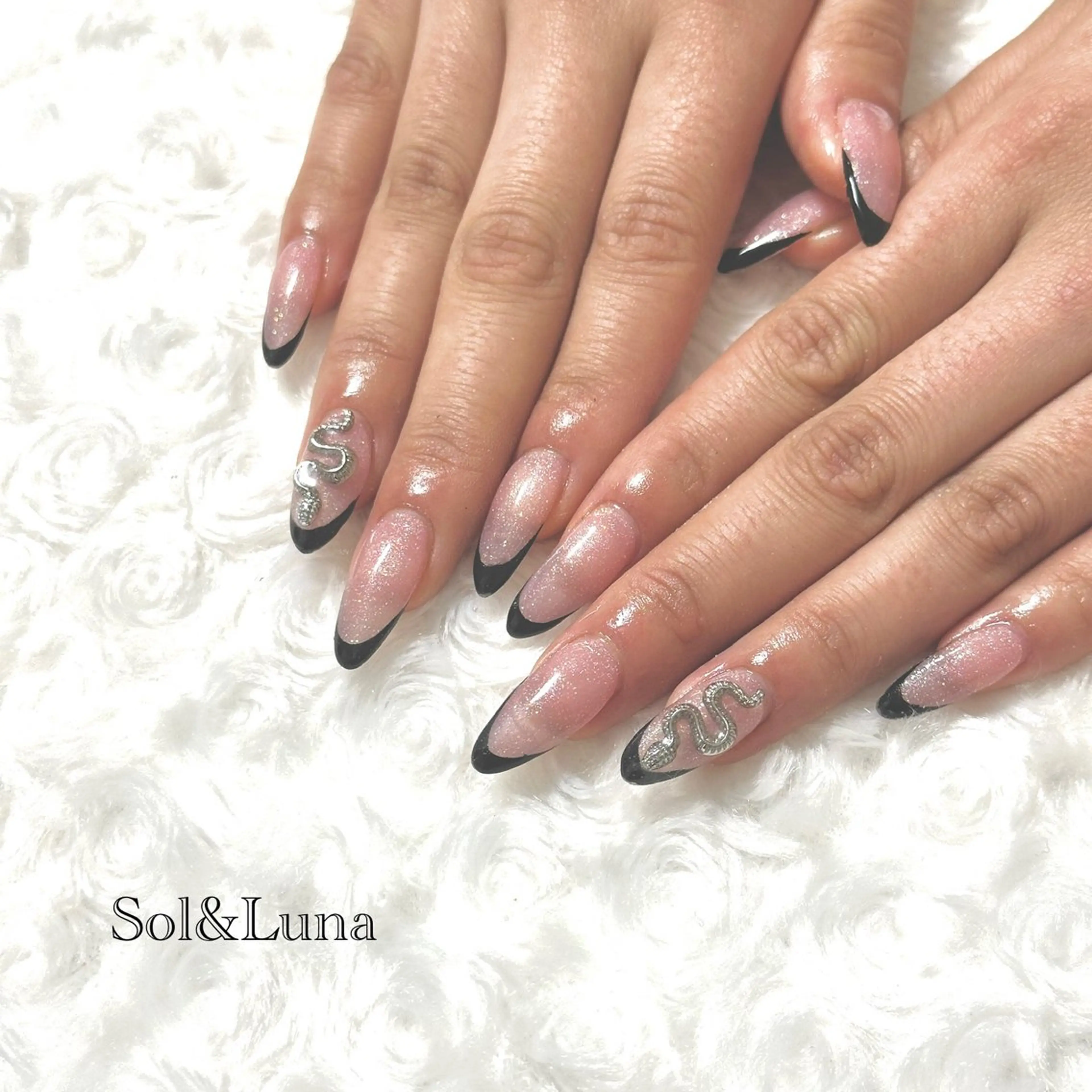 ネイル ~Sol&Luna~ Momonaのネイルデザイン