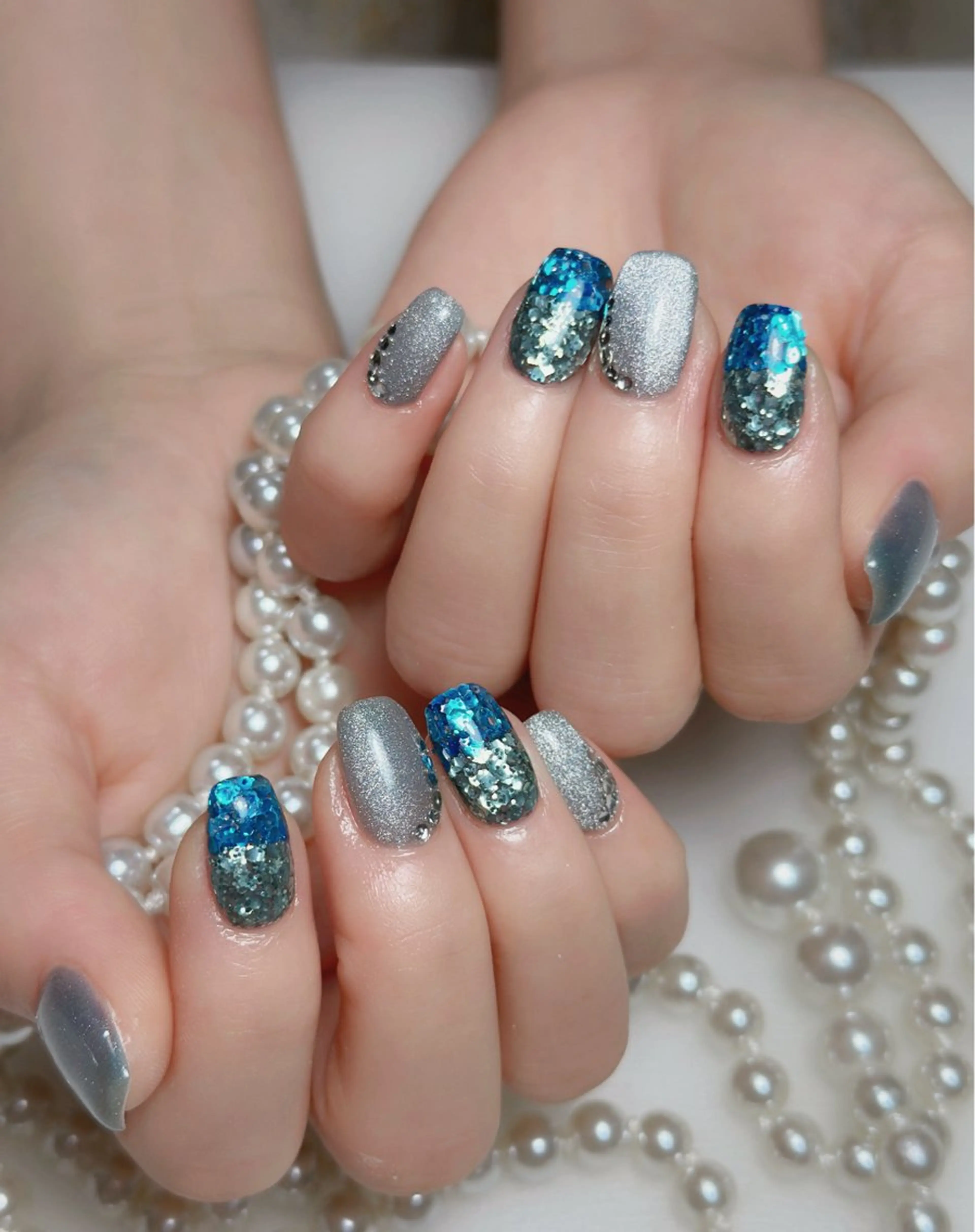 ネイル オーロラネイル 長さ出し フットネイル 韓国ネイル ラメ(グリッター) ハンドネイル 👍thumbs up nail👍のネイルデザイン