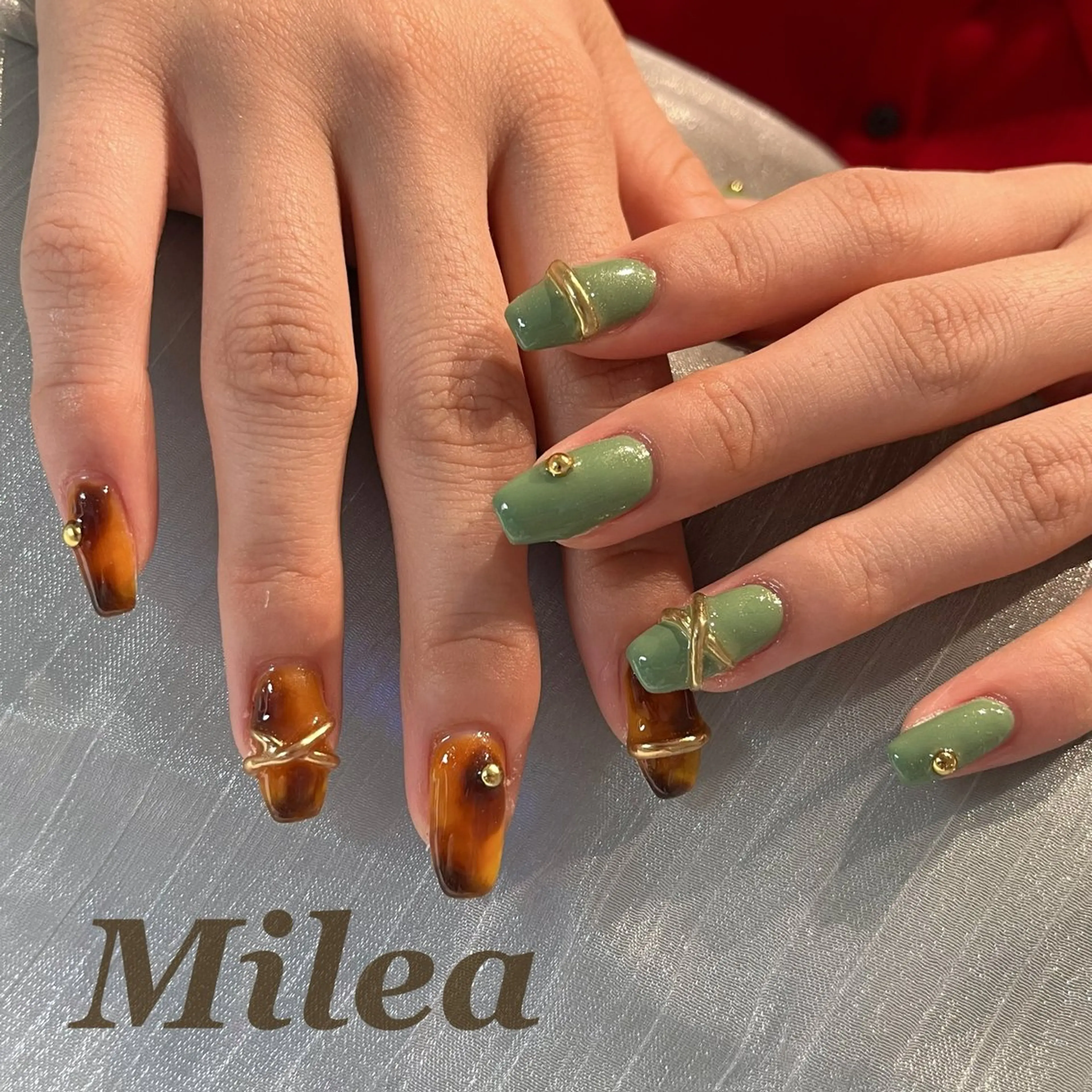ネイル べっ甲ネイル Milea🩵 Sayaka🪩のネイルデザイン