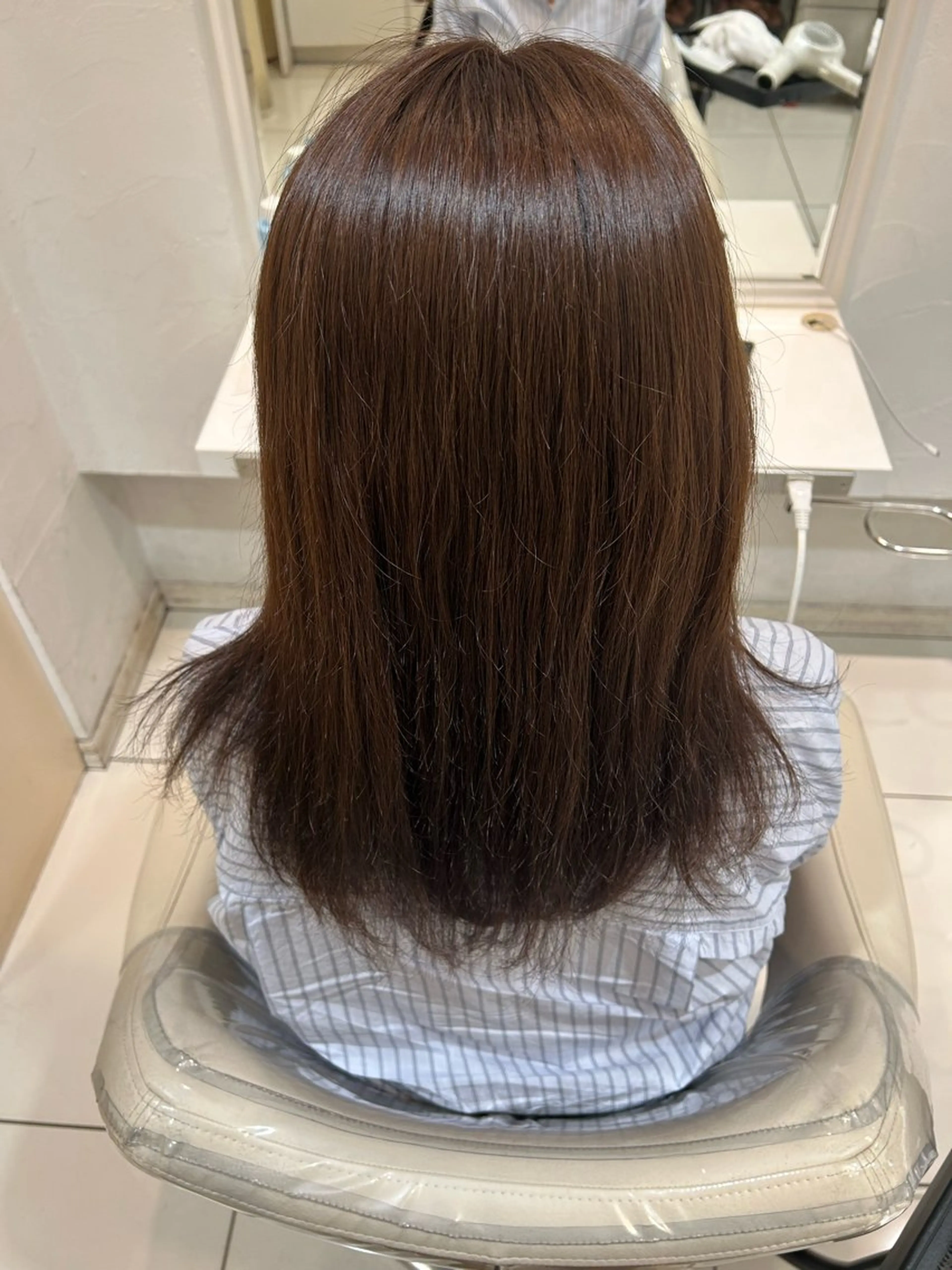 カラー 西沢 さくらのヘアスタイル