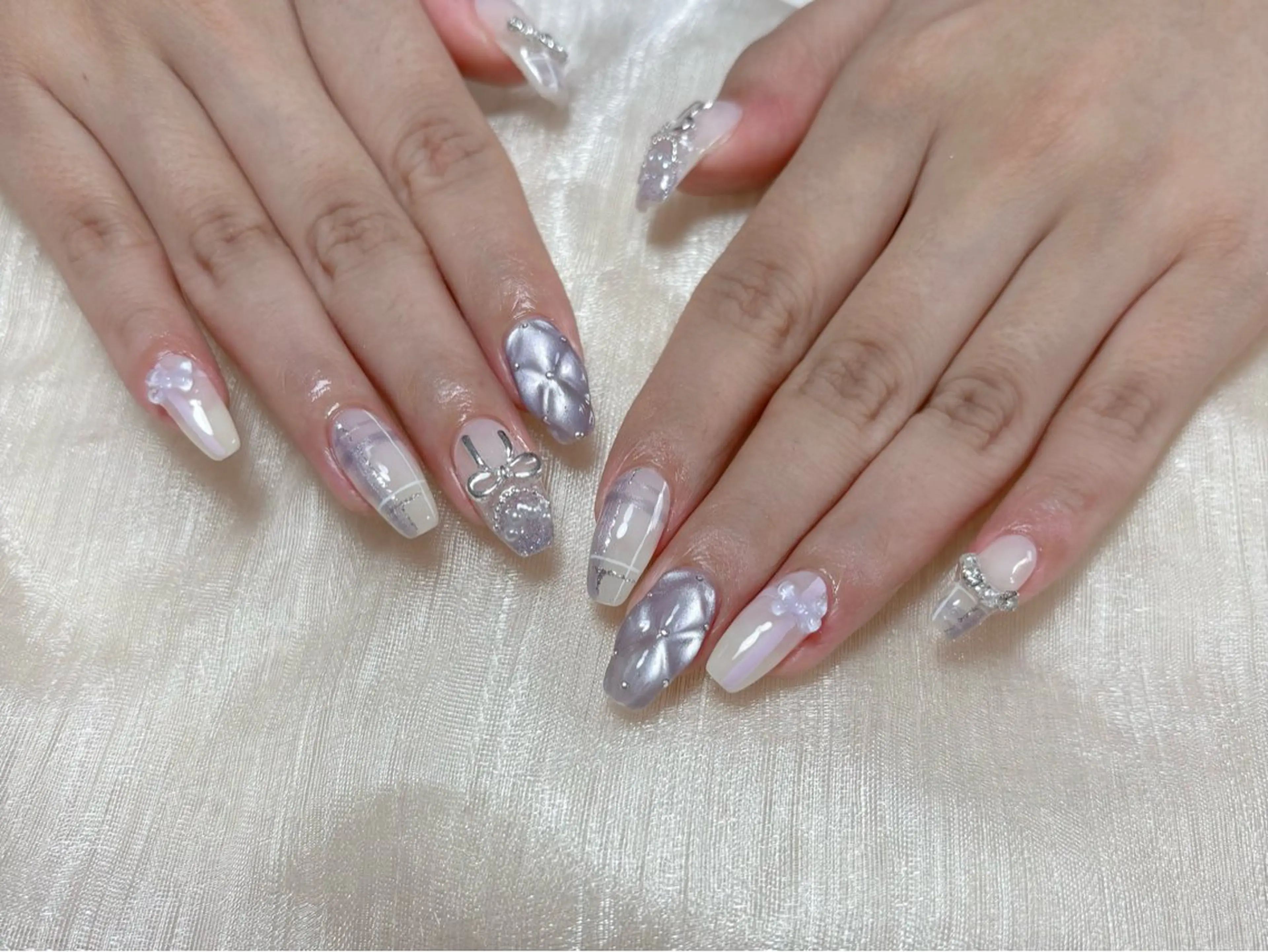 ネイル オーロラネイル チークネイル フレンチネイル ジェルネイル ガラスフレンチ ハンドネイル Nail Jolie所属・Nail Jolieのネイルデザイン