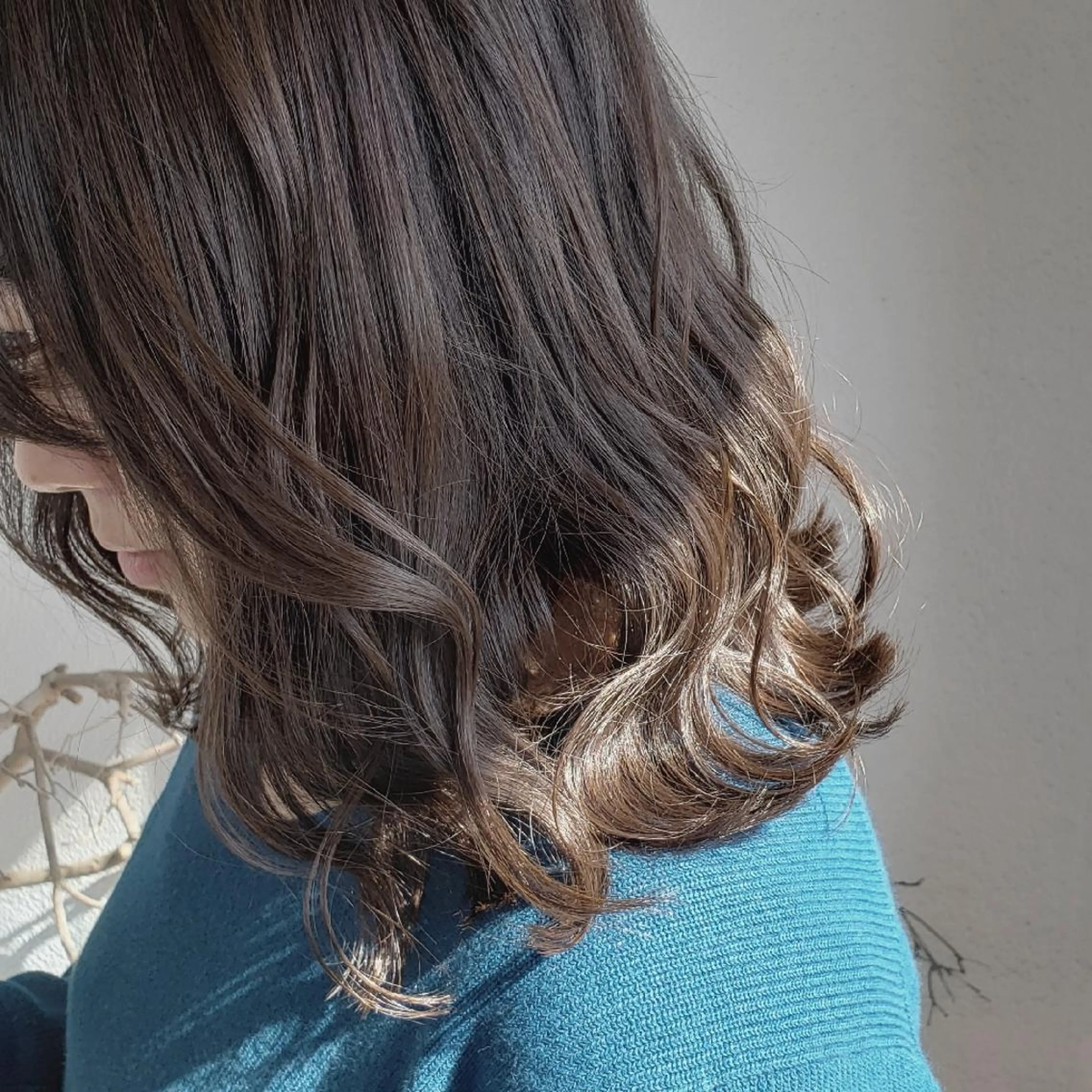 ミディアム カラー グレージュ ヘアカラー トリートメント 神谷 涼のヘアスタイル