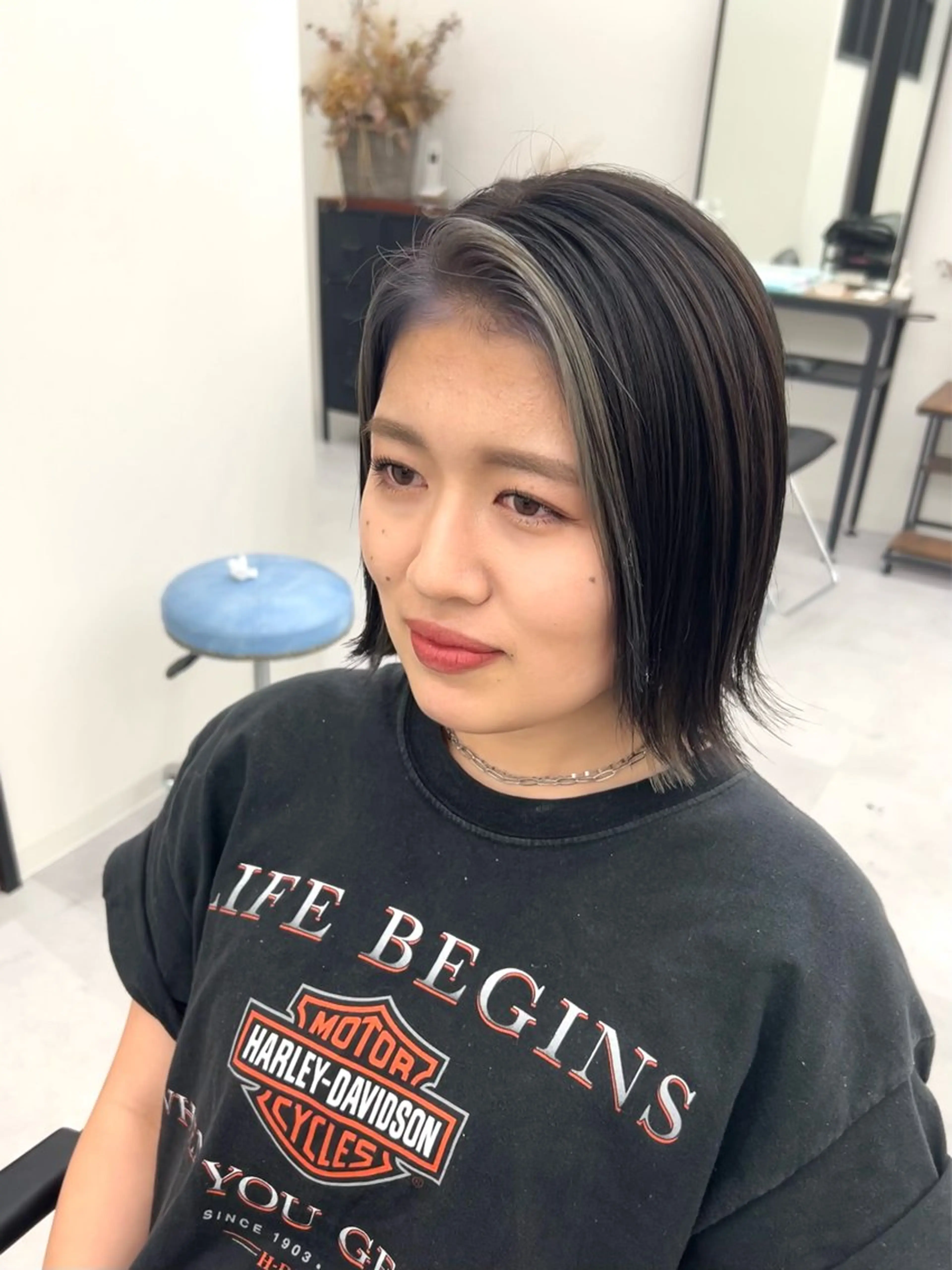 ショート カラー レイヤー ハイトーン 暖色⭐︎KANAKOのヘアスタイル