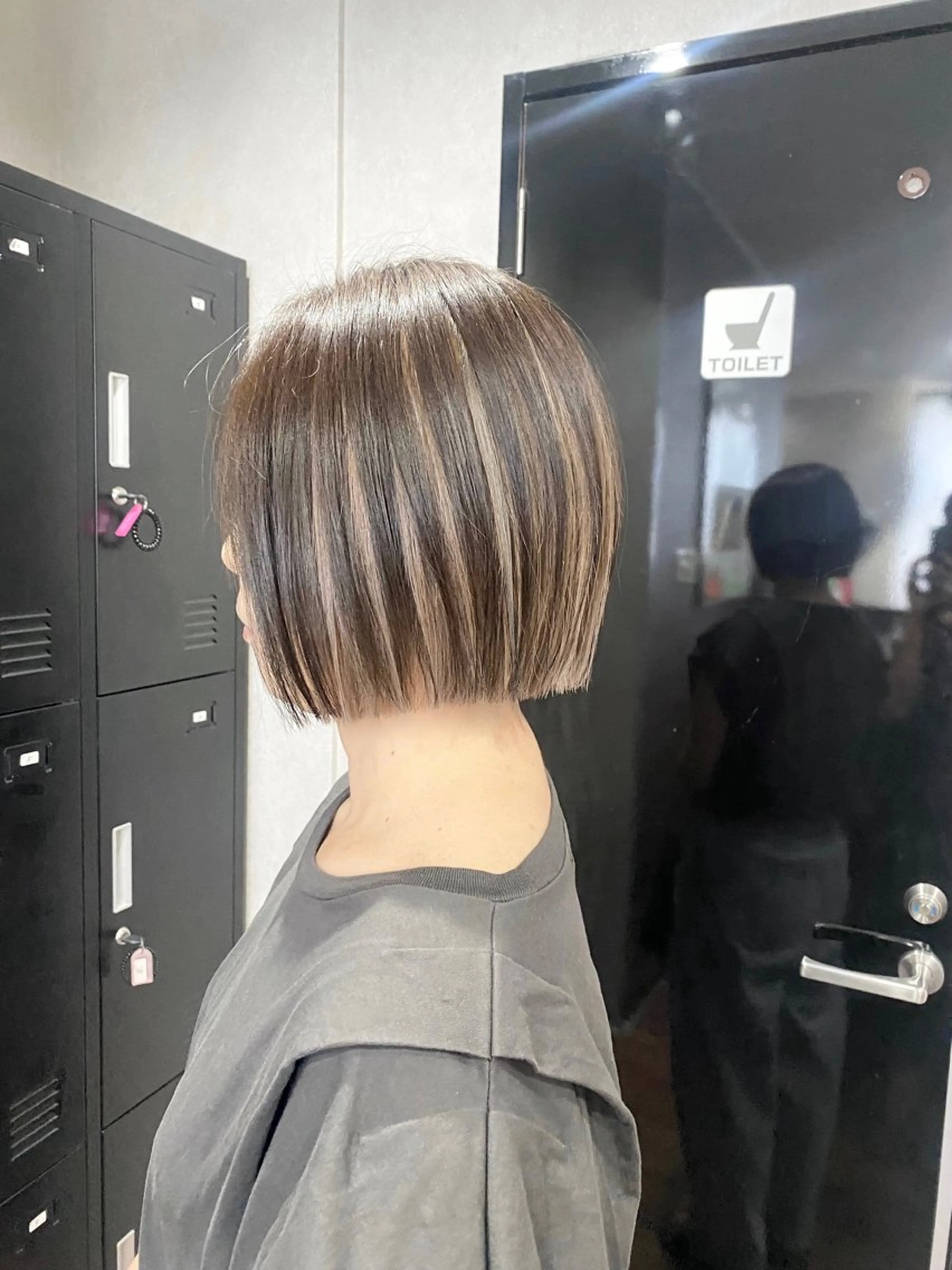 ミディアム カット ヘアカラー トリートメント ＳＨＩ ＺＵのヘアスタイル
