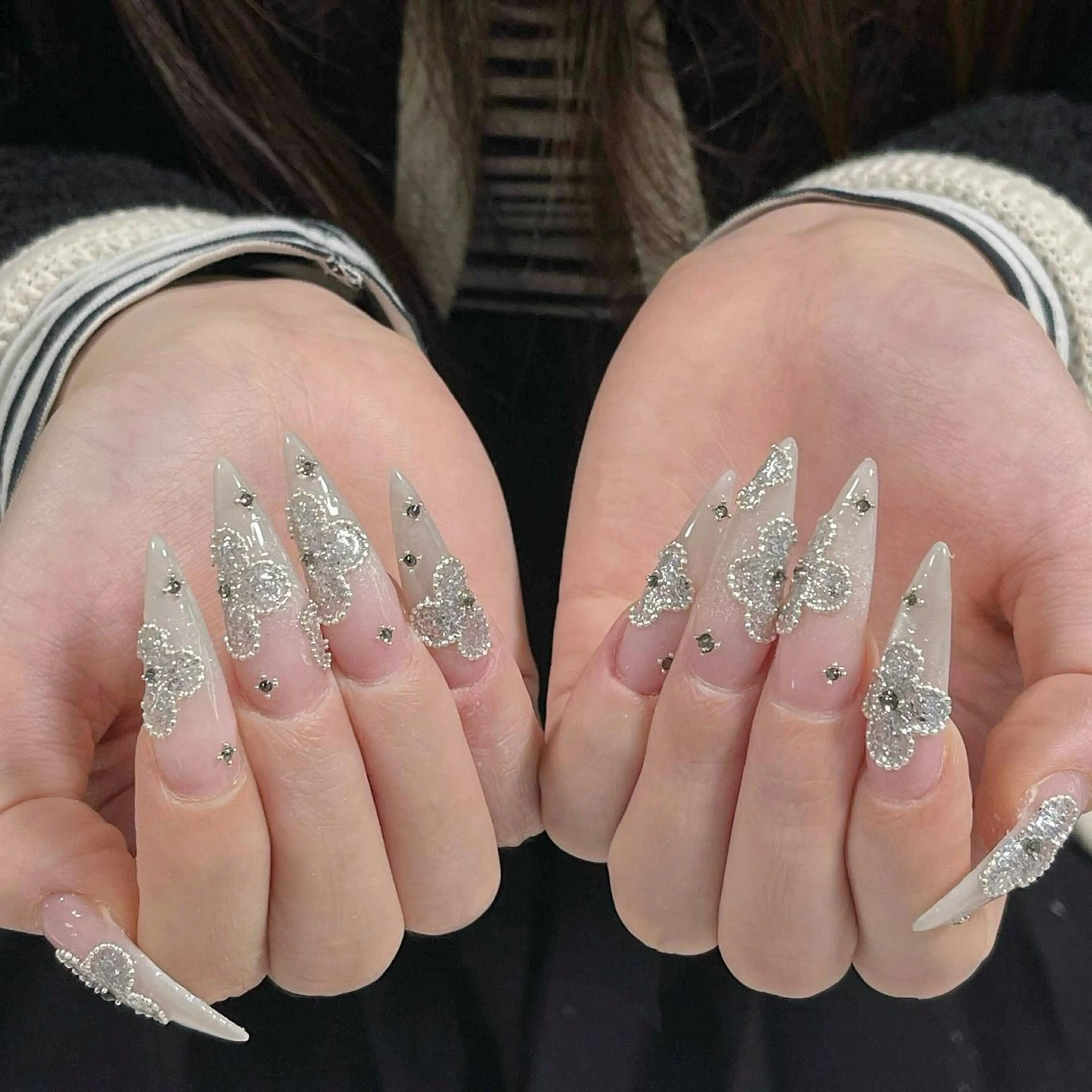 ネイル オーロラネイル クリアネイル 成人式 フラッシュネイル ジェルネイル ハンドネイル Amee Nail Salonのネイルデザイン