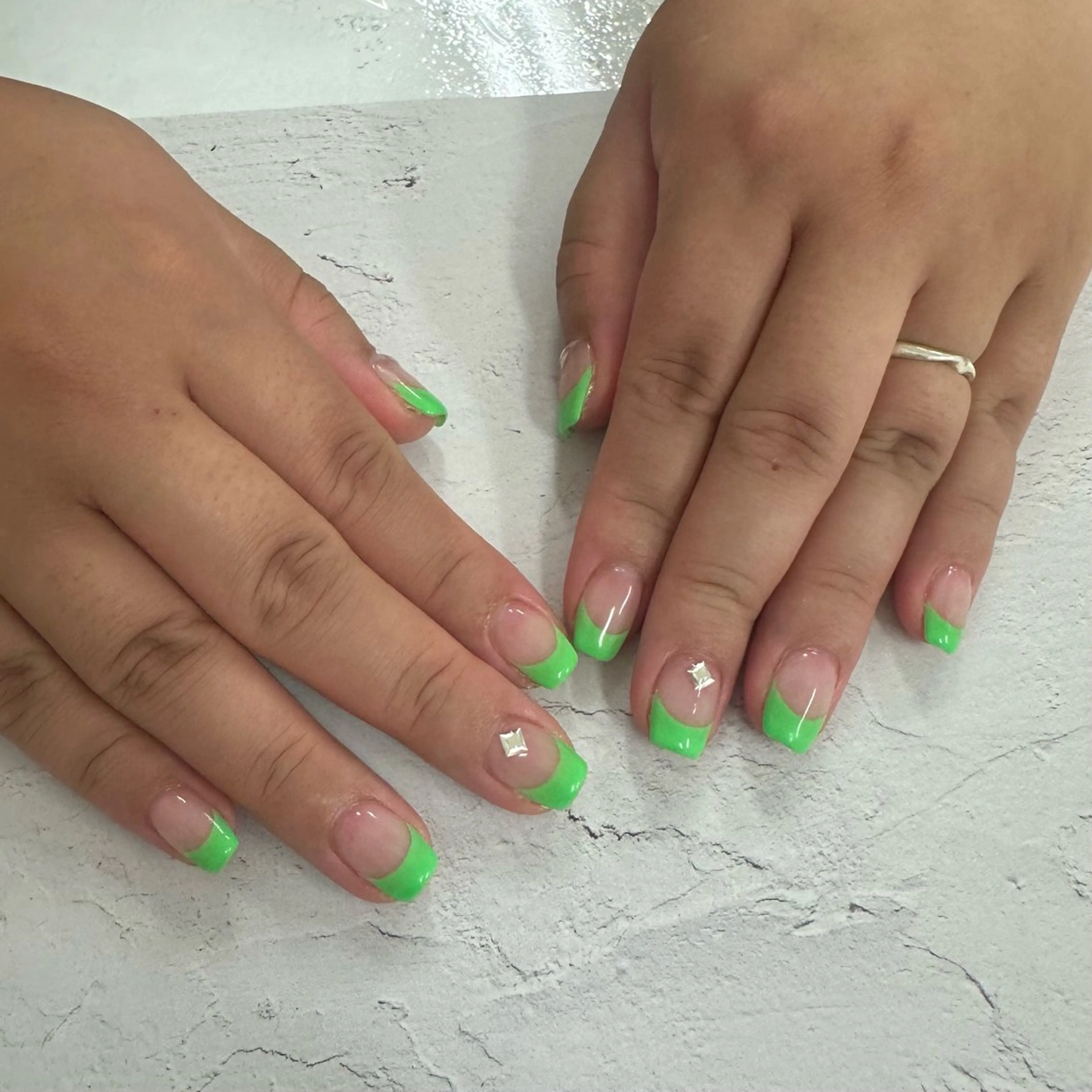 ネイル ハンドネイル Nail&Beaut yコルン SARAのネイルデザイン