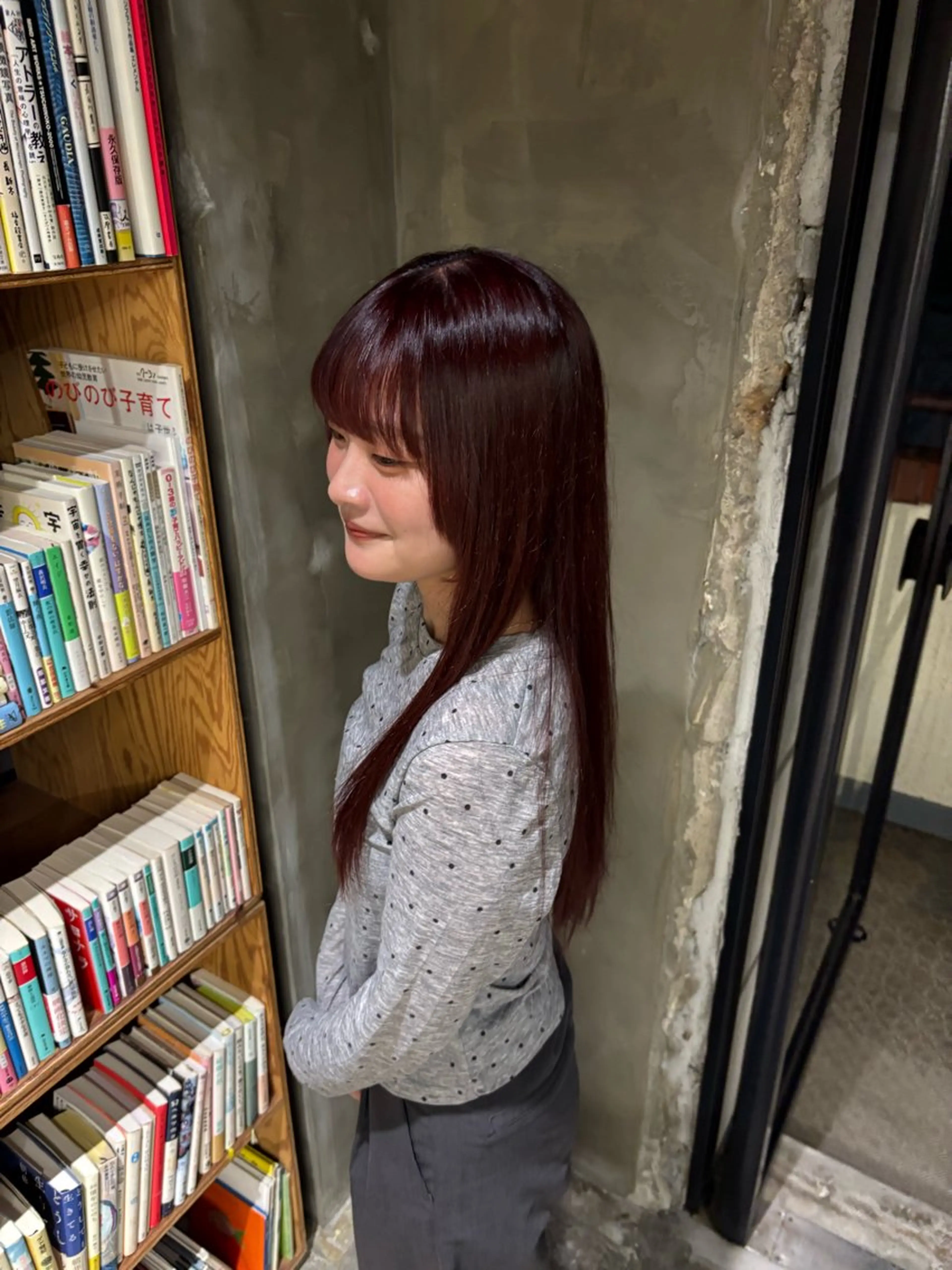 カラー nii.所属・nii. 源中 優芽花のヘアスタイル