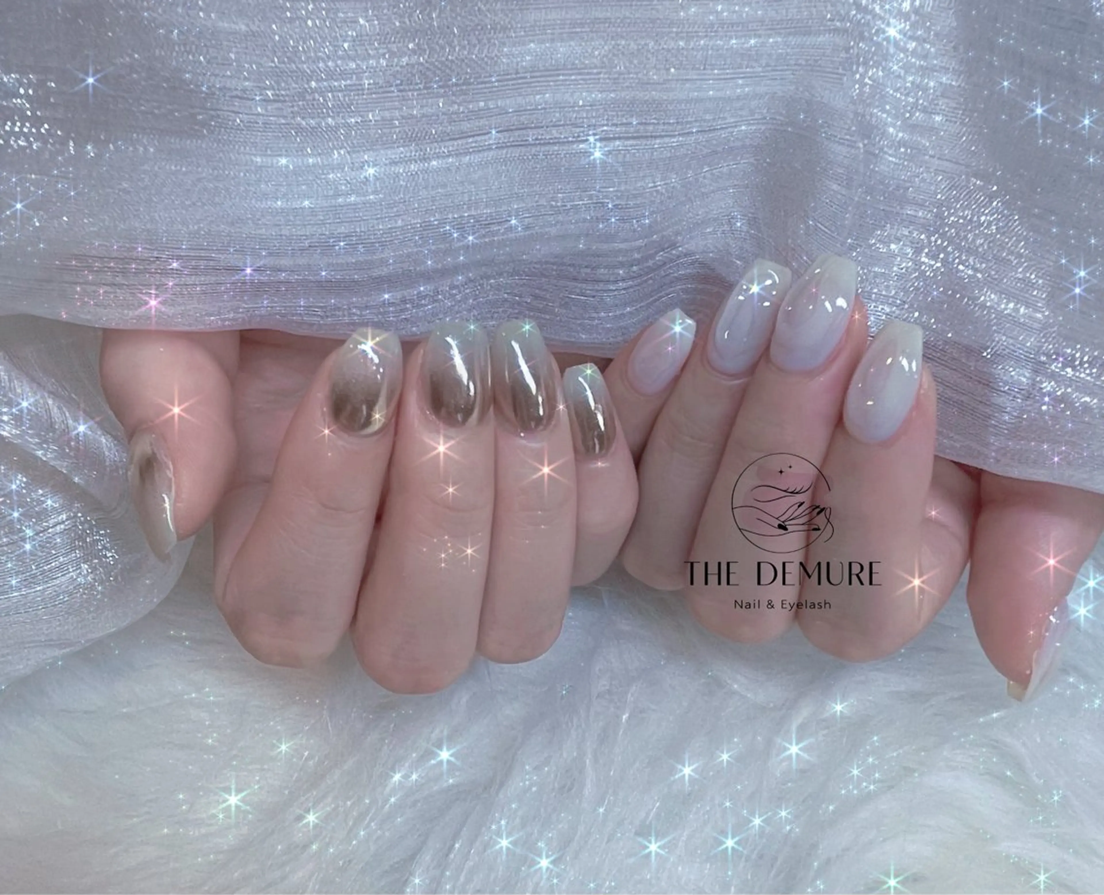 ネイル アートネイル キラキラネイル 韓国ネイル 水色 ロングネイル ハンドネイル ハンドケア NailDemure 【銀座店】のネイルデザイン