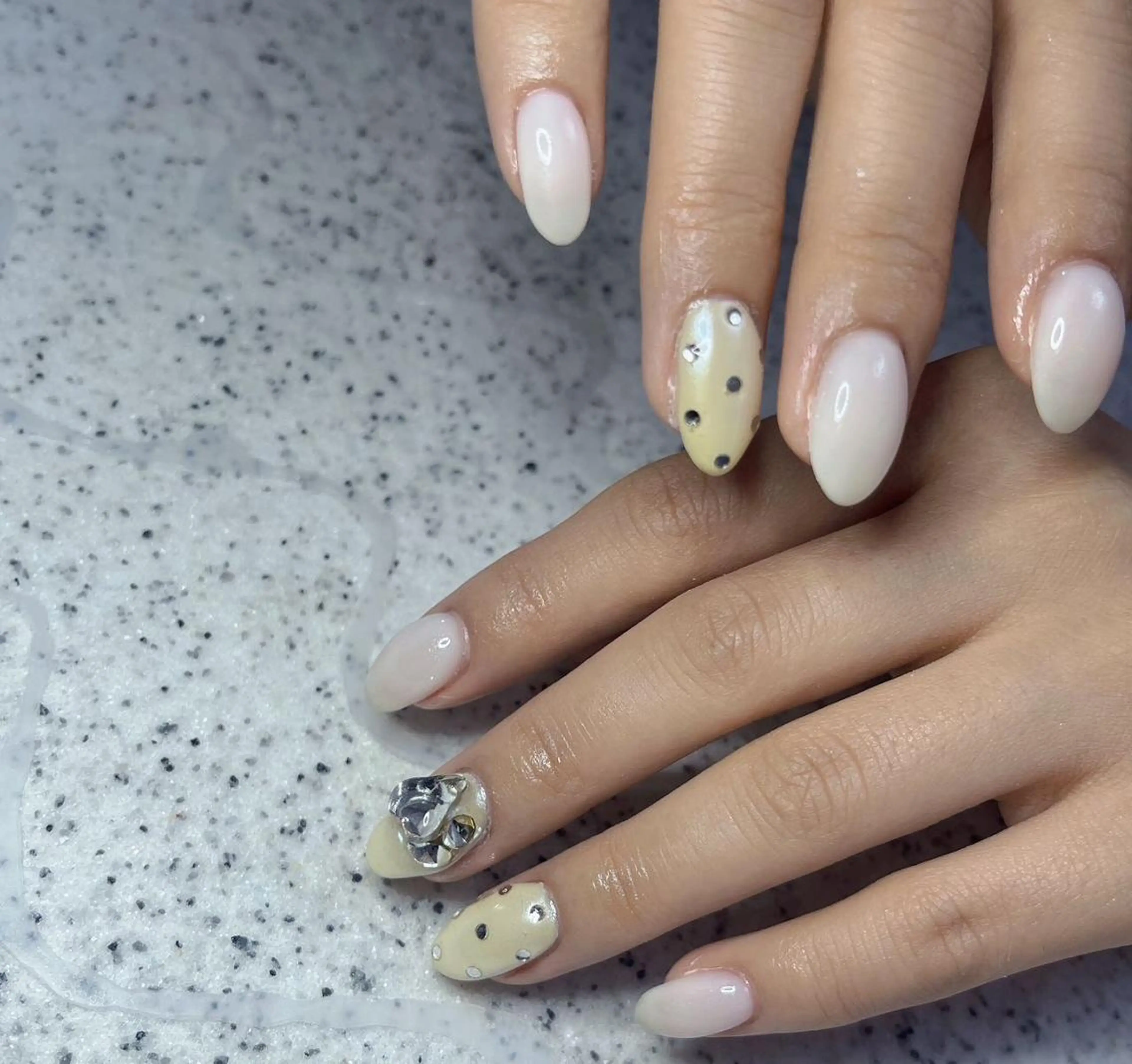 ネイル シンプルネイル Queen‘s なんのネイルデザイン